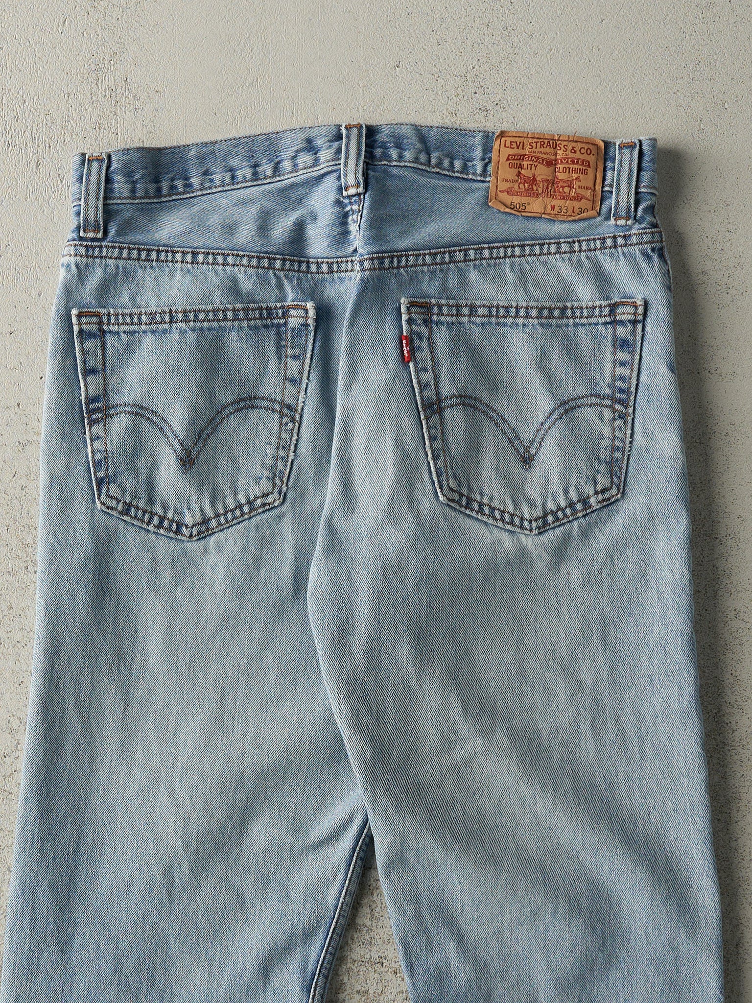 Vintage Y2K Light Wash Levi's 505 Jeans (33x26)