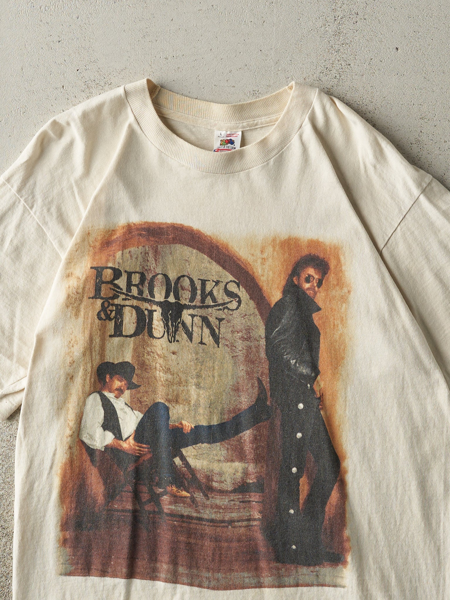 Vintage 90s Beige Brooks & Dunn Single Stitch Tee (M)