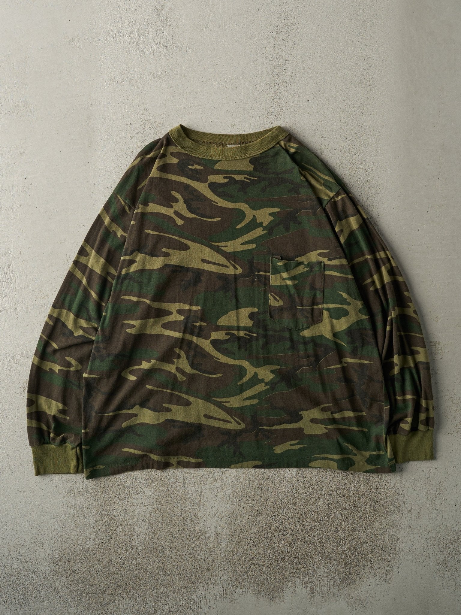 Vintage 90s Camo Pocket Long Sleeve (L/XL)