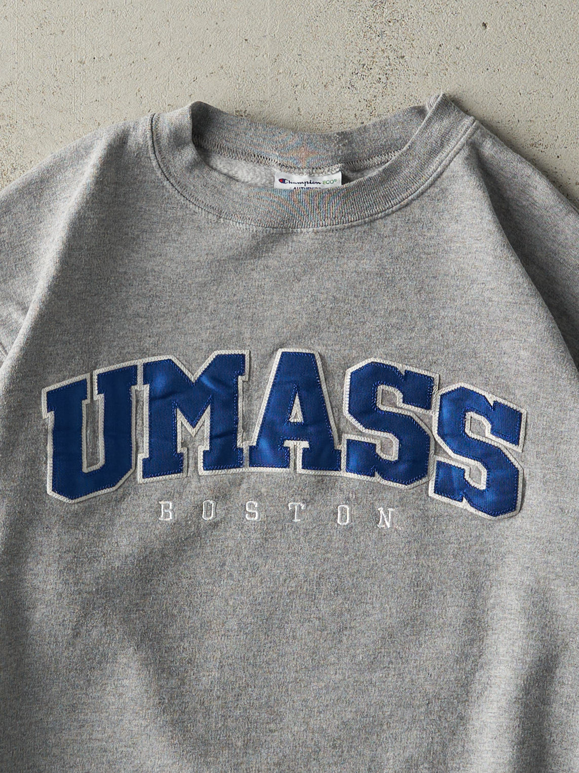 Vintage Y2K Grey UMass Embroidered Crewneck (M)