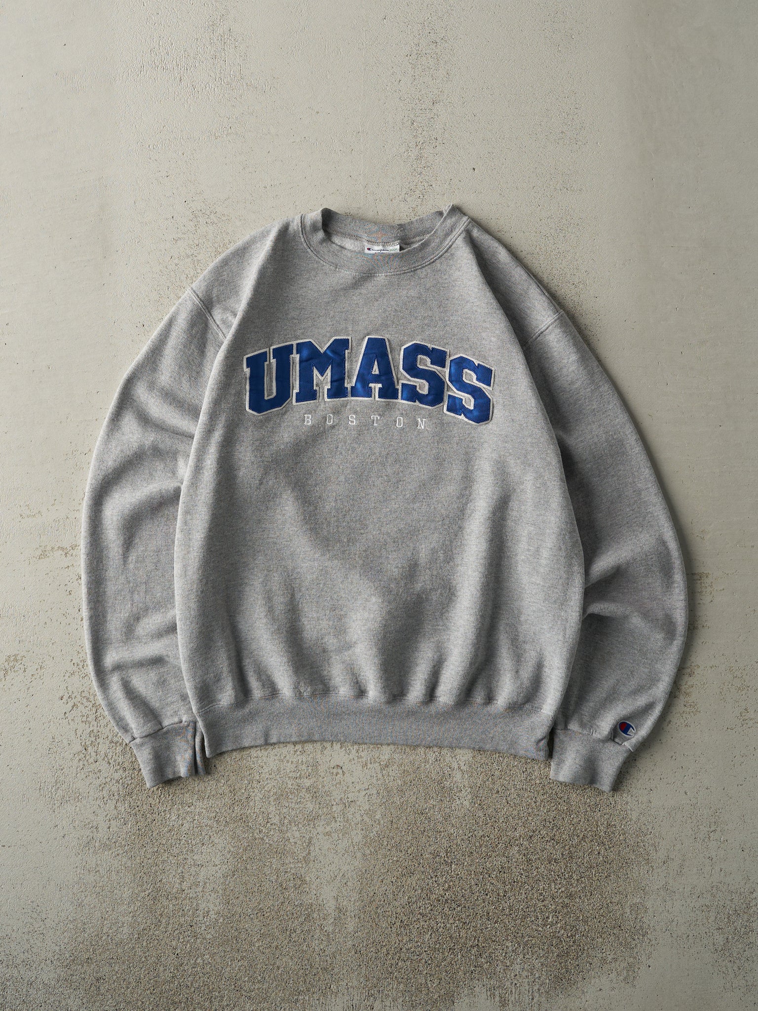 Vintage Y2K Grey UMass Embroidered Crewneck (M)