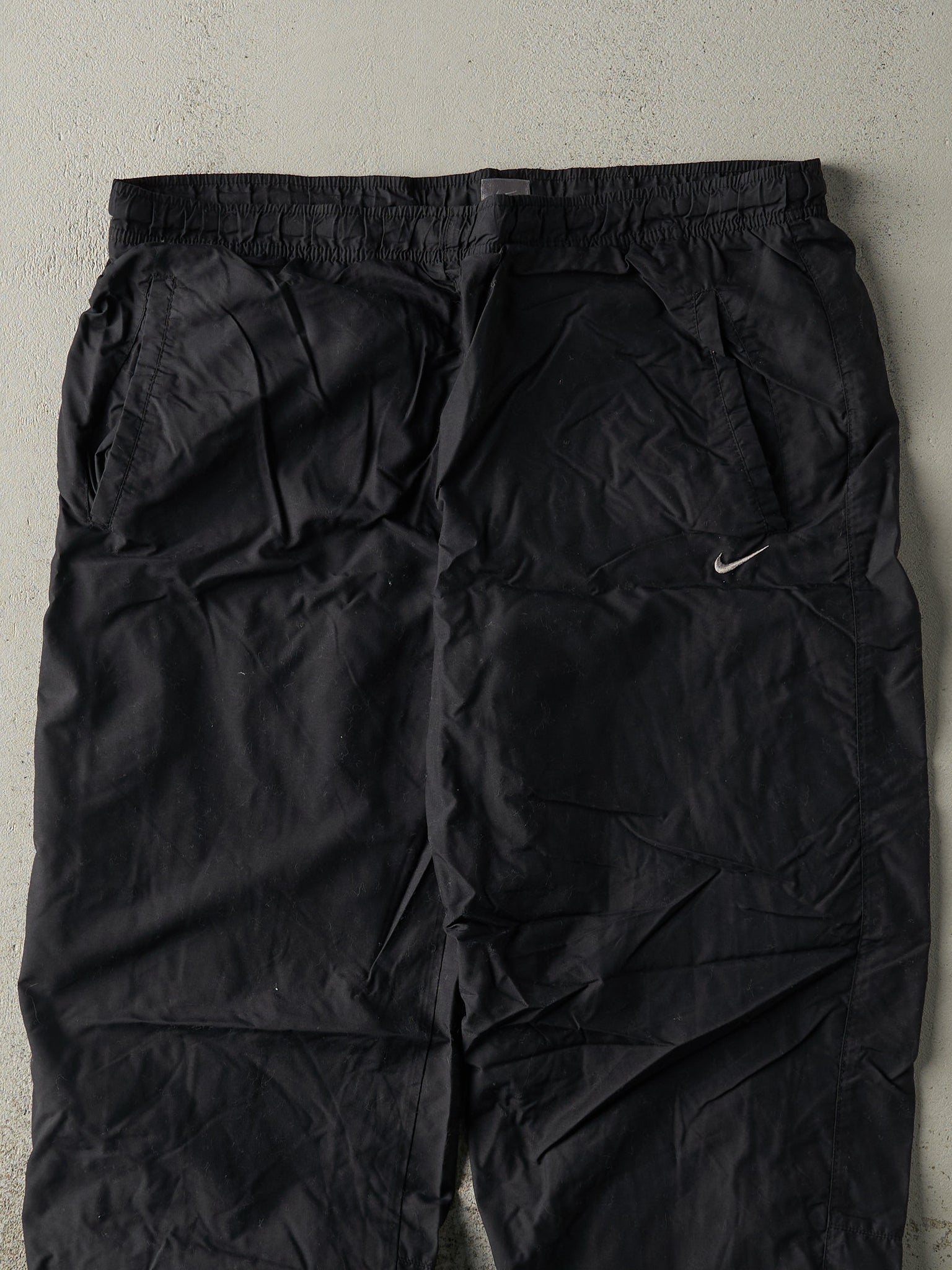 Vintage Y2K Black Nike Embroidered Windbreaker Pants (37x31)