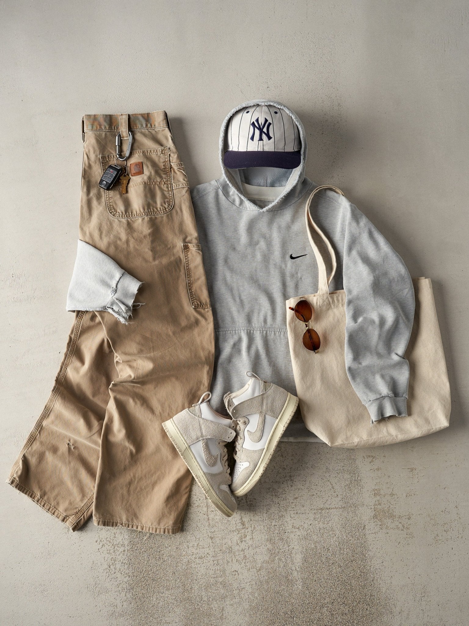 Vintage Y2K Beige Carhartt Dungaree Fit Lightweight Carpenter Pants (33x31)