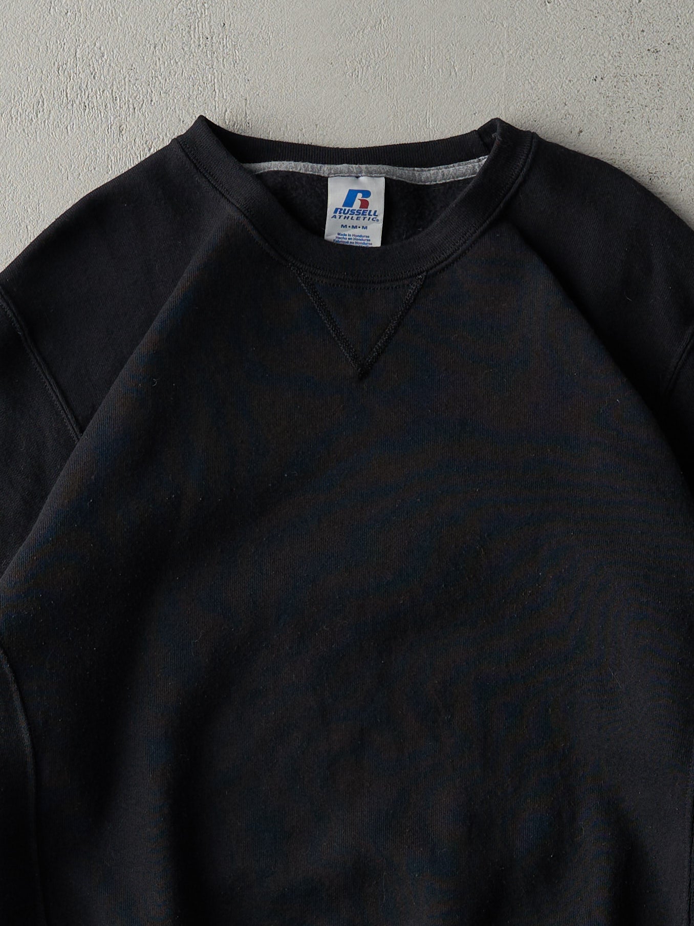 Vintage Y2K Black Blank Russell Athletics Crewneck (M)