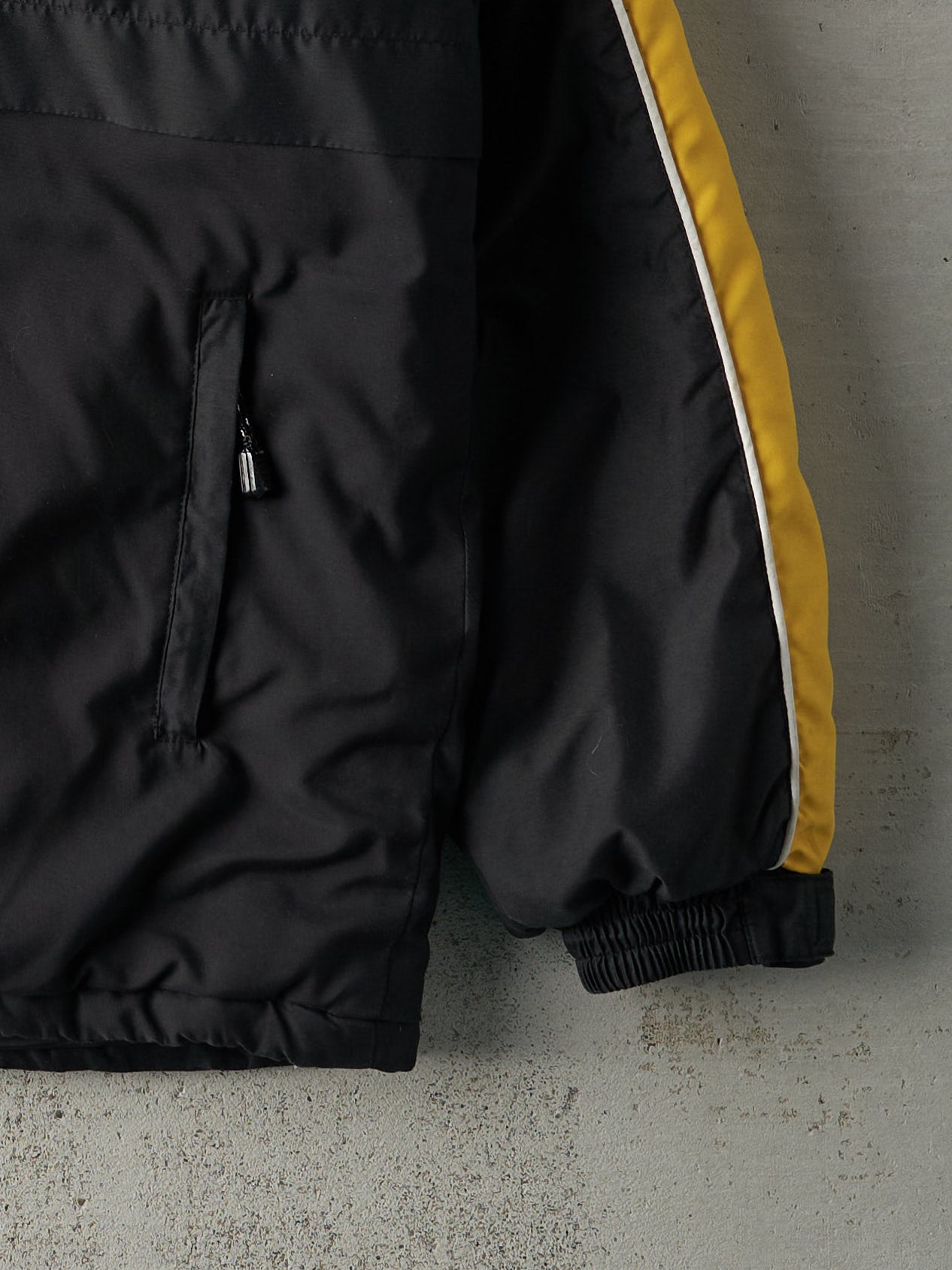 Vintage 90s Black and Yellow Nike Puffer Jacket (XL)