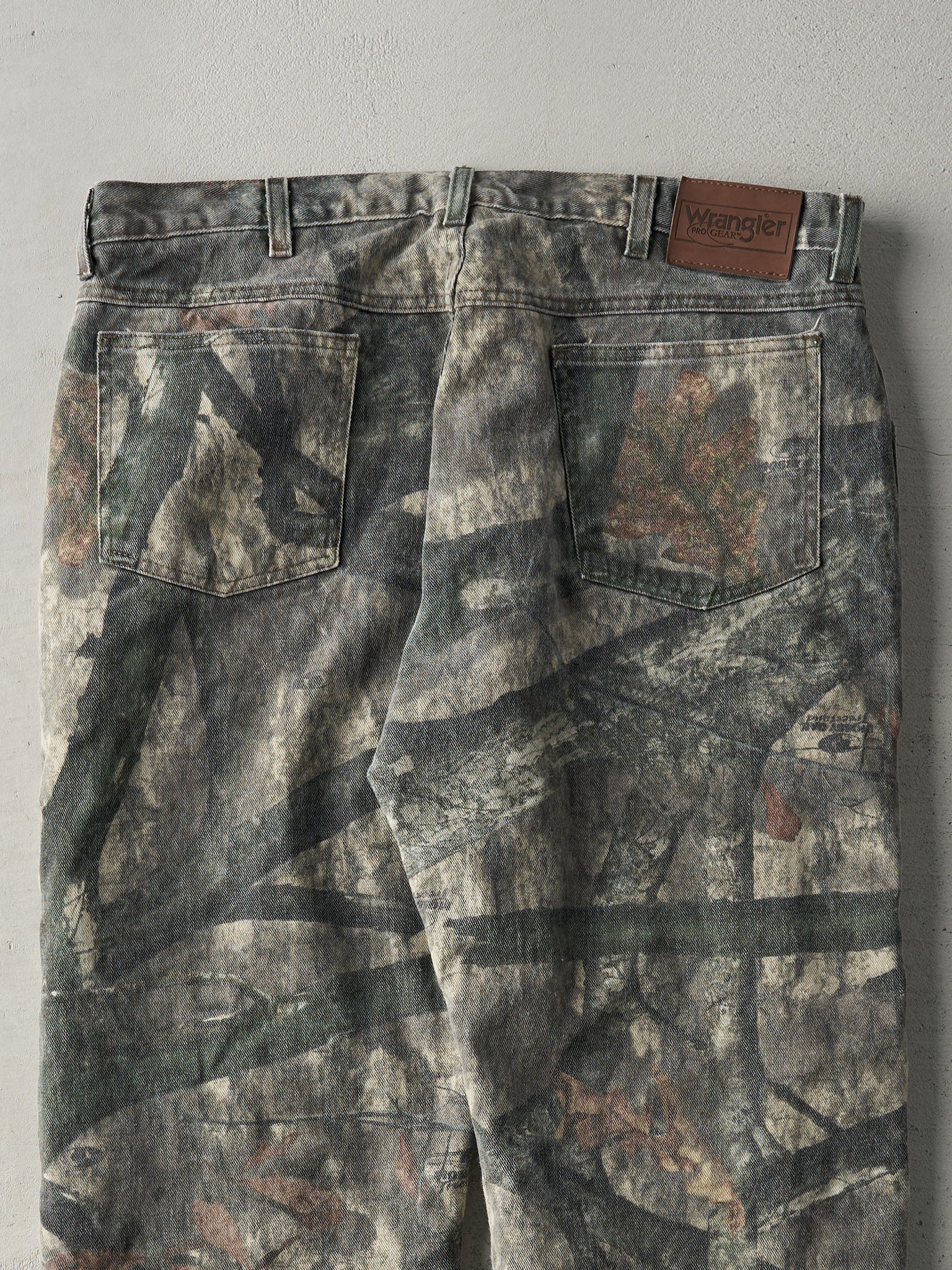 Vintage Y2K Green Wrangler x Mossy Oak Camo Blanket Lined Pants (37.5x28)