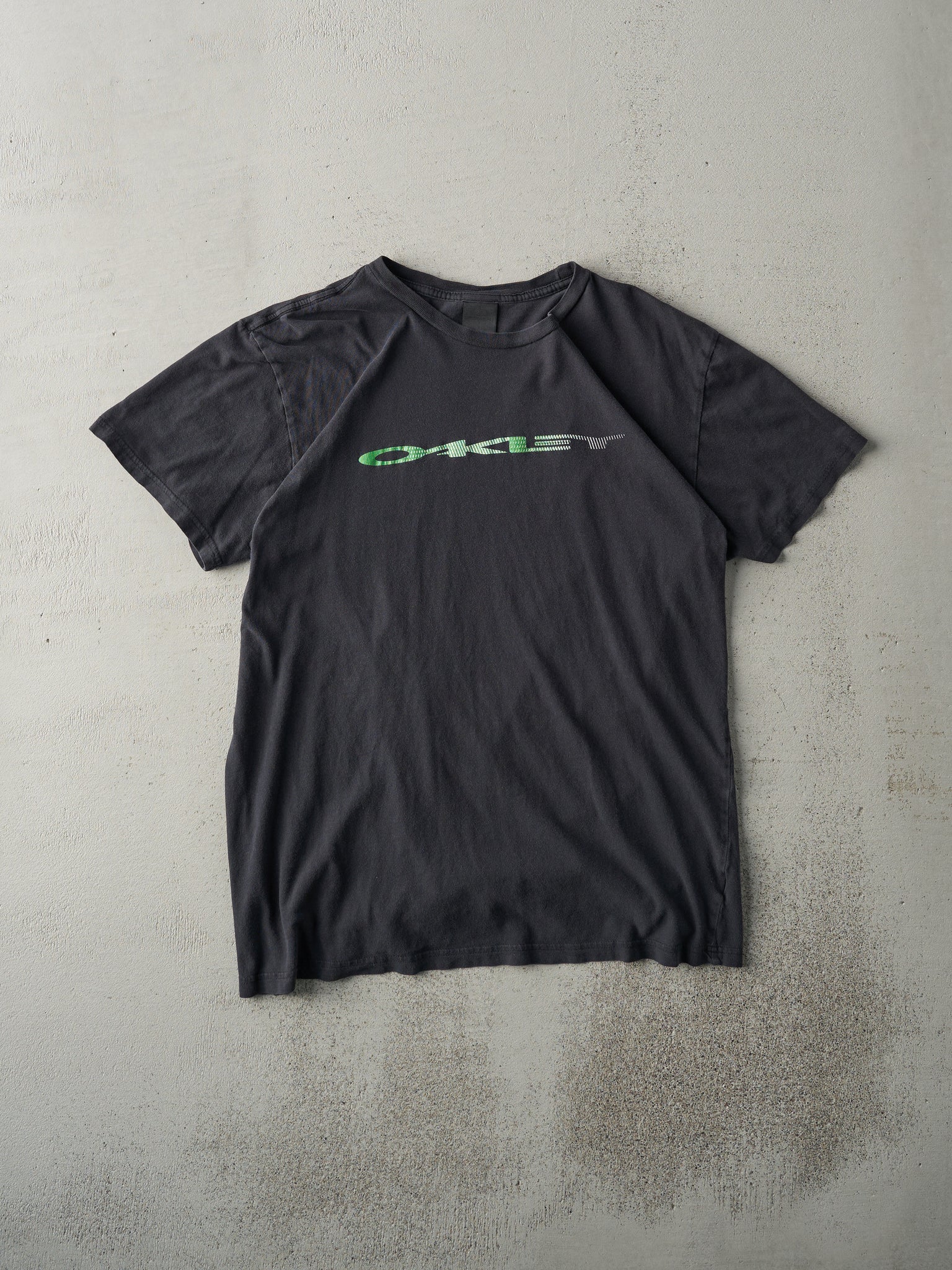 Vintage Y2K Faded Black Oakley Logo Tee (M)