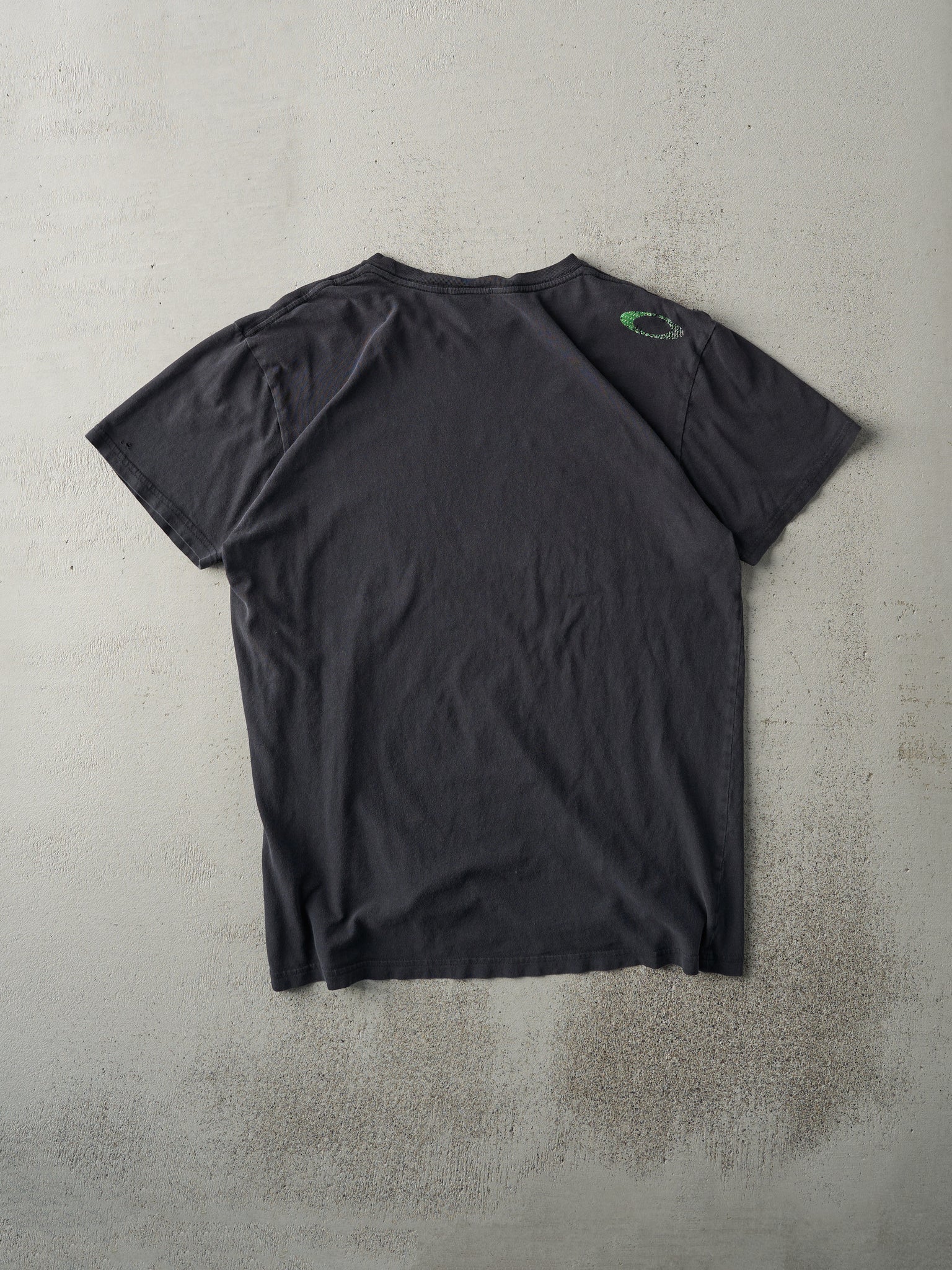 Vintage Y2K Faded Black Oakley Logo Tee (M)