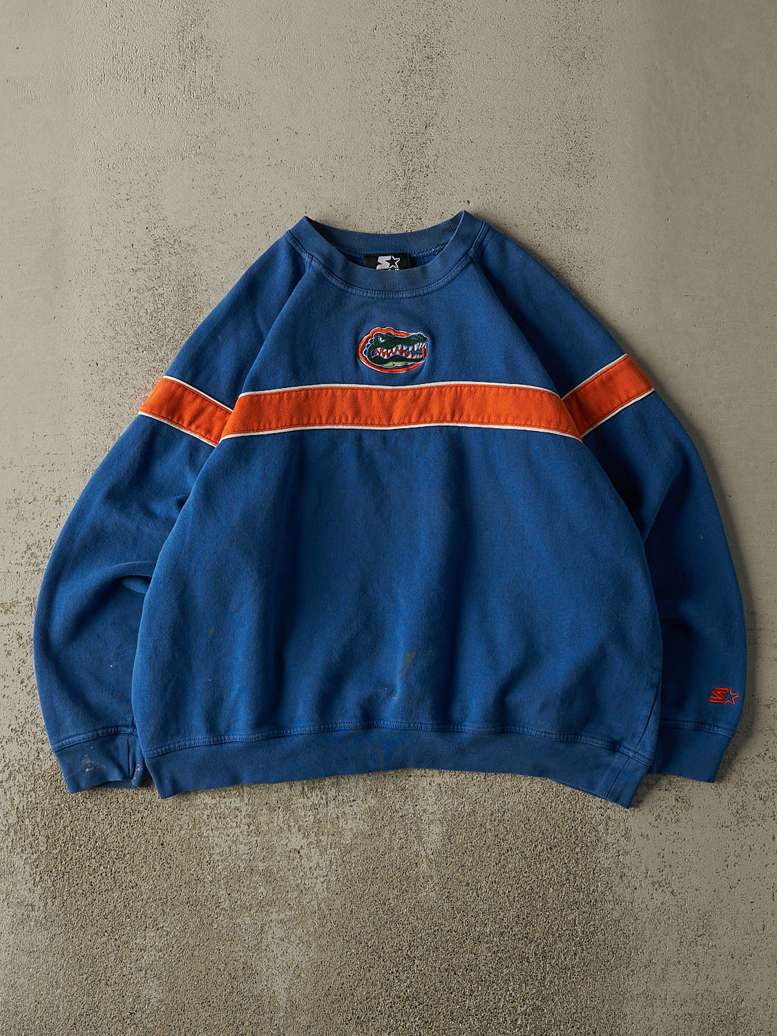 Vintage 90s  Blue University of Florida Gators  Embroidered Boxy  Crewneck  (M)