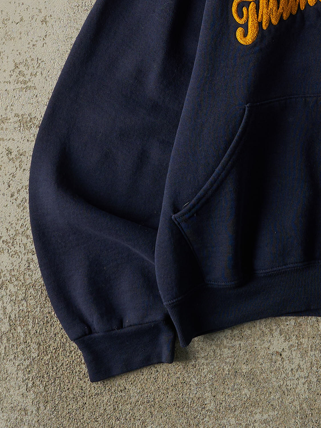 Vintage Y2K Navy Blue Lakehead University Thunderwolves Russell Athletic Embroidered Hoodie (XS/S)