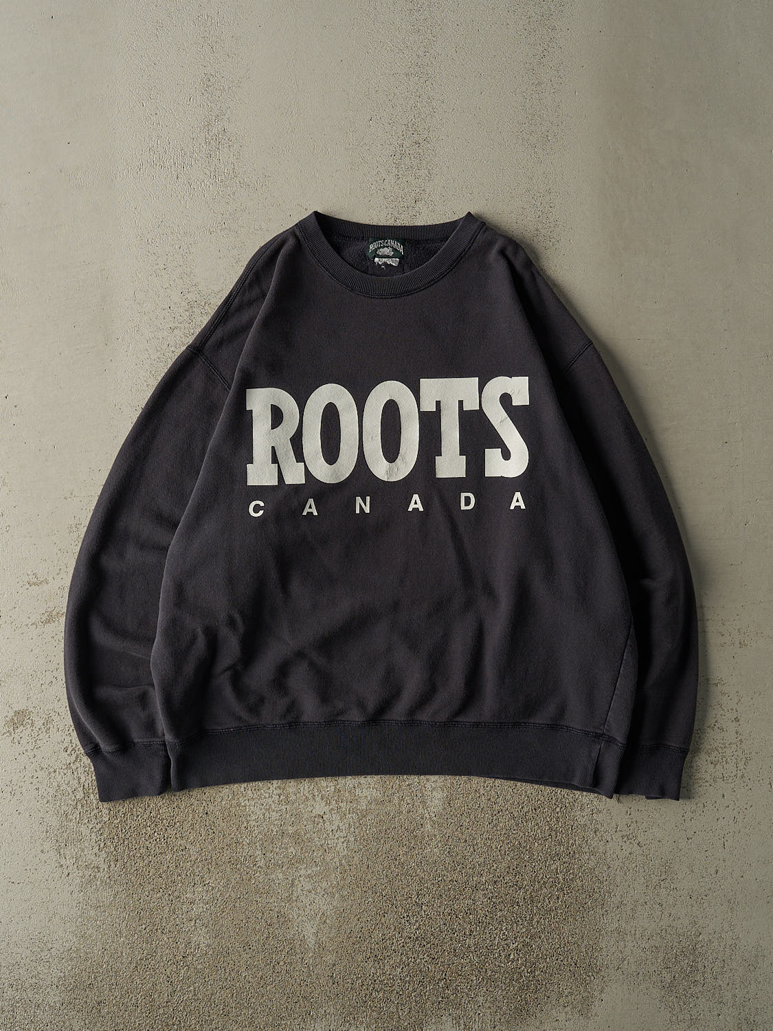 Vintage 90s  Sun Faded Navy Roots Canada Logo Crewneck (XL/XXL)