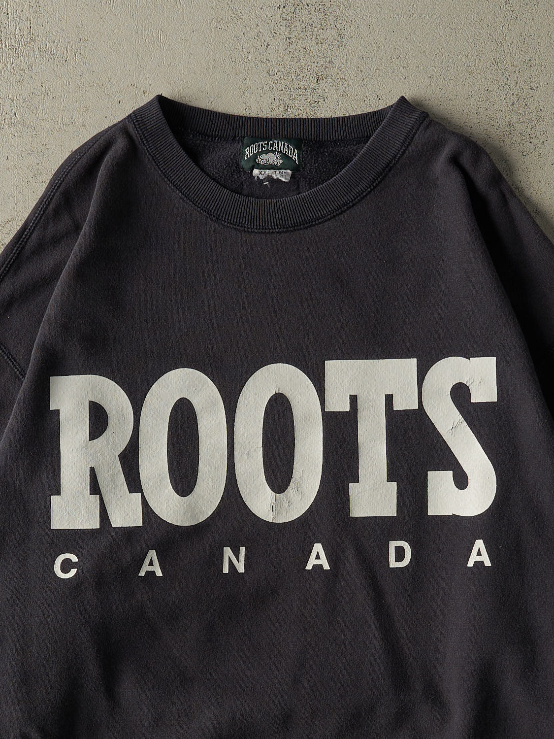 Vintage 90s  Sun Faded Navy Roots Canada Logo Crewneck (XL/XXL)