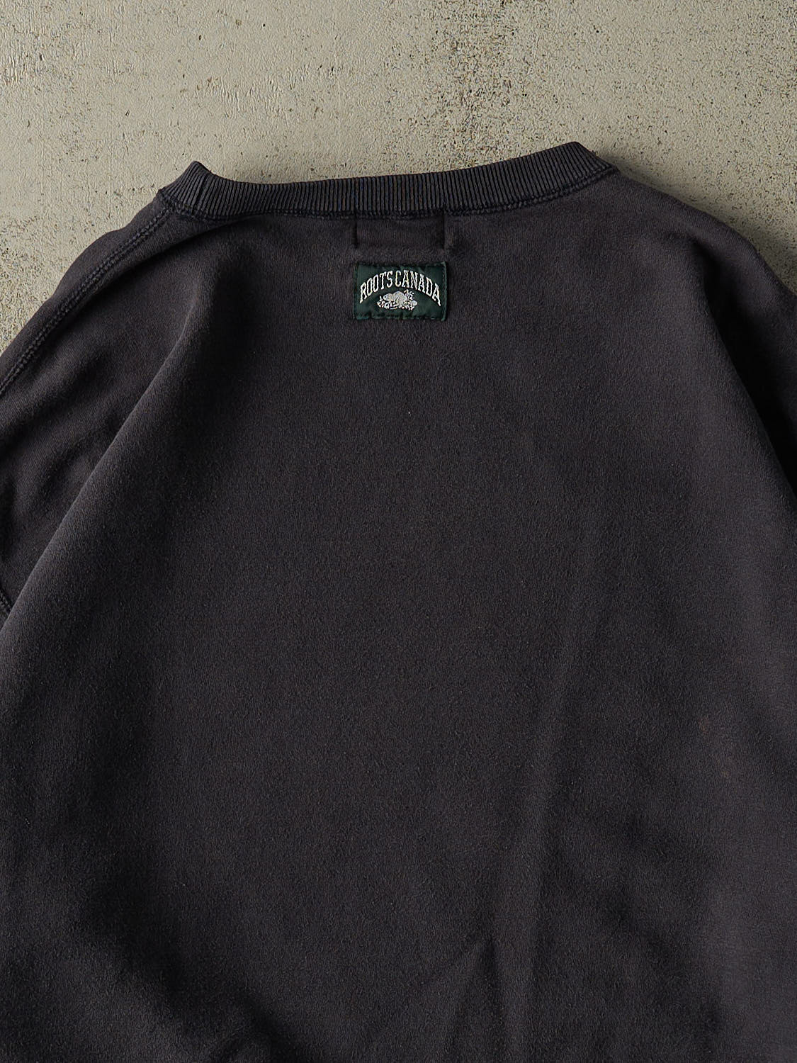 Vintage 90s  Sun Faded Navy Roots Canada Logo Crewneck (XL/XXL)