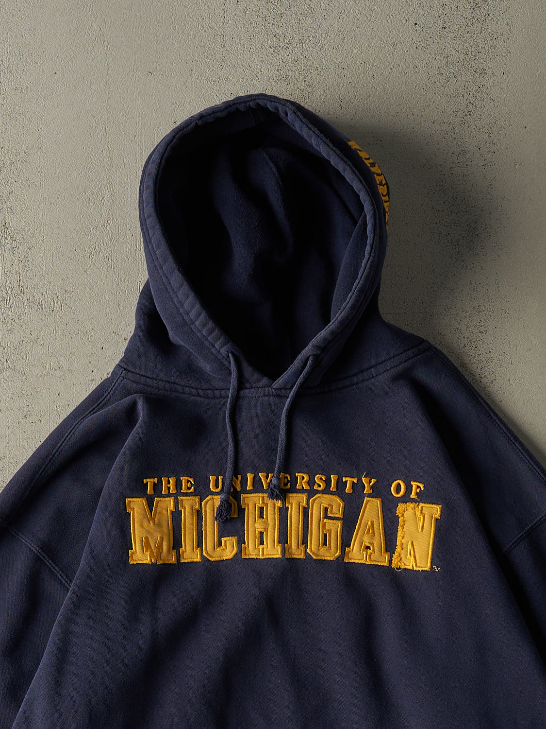 Vintage 90s Navy Blue University of Michigan Wolverines Embroidered Boxy Hoodie (L)