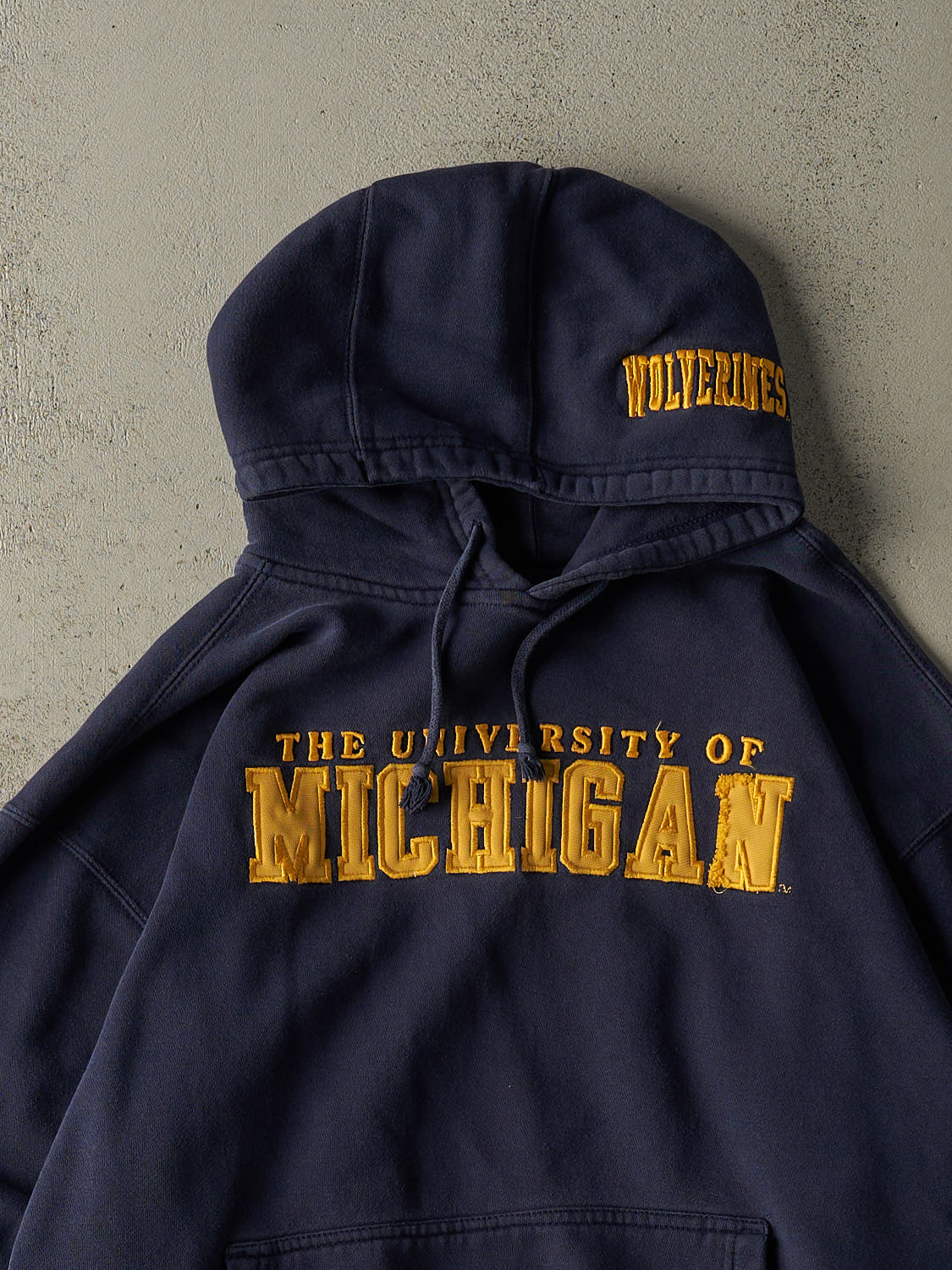 Vintage 90s Navy Blue University of Michigan Wolverines Embroidered Boxy Hoodie (L)