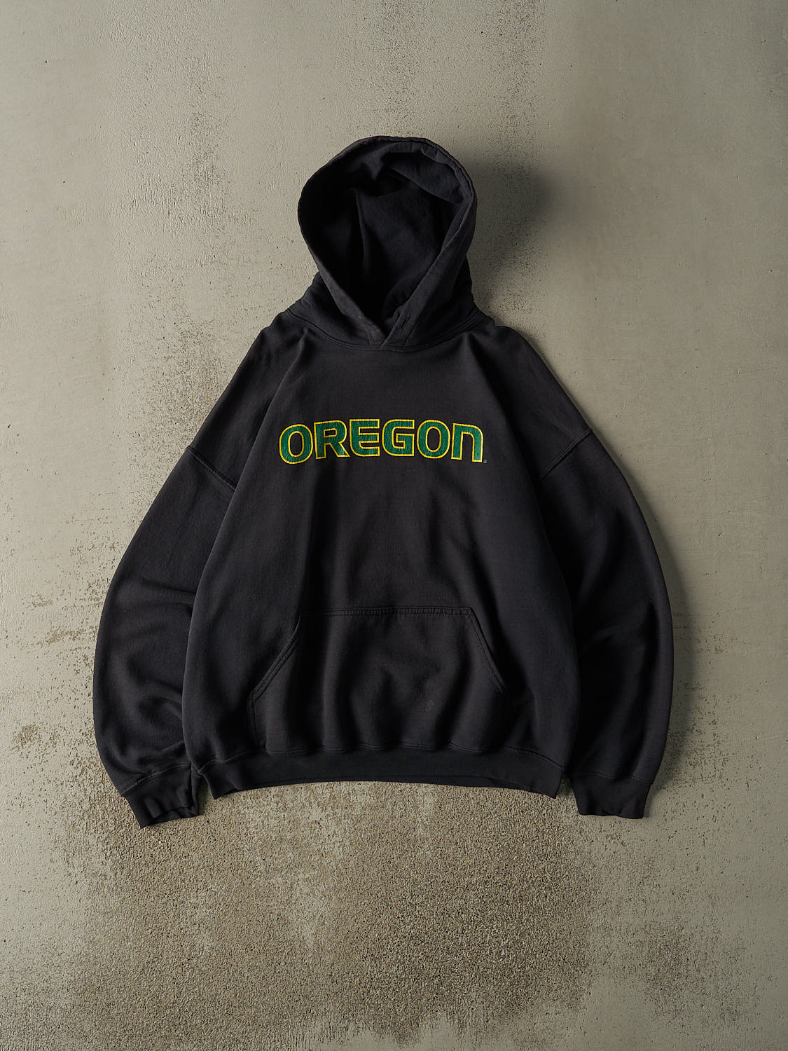 Vintage 90s Sun Faded Black University of Oregon  Hoodie (L/XL)