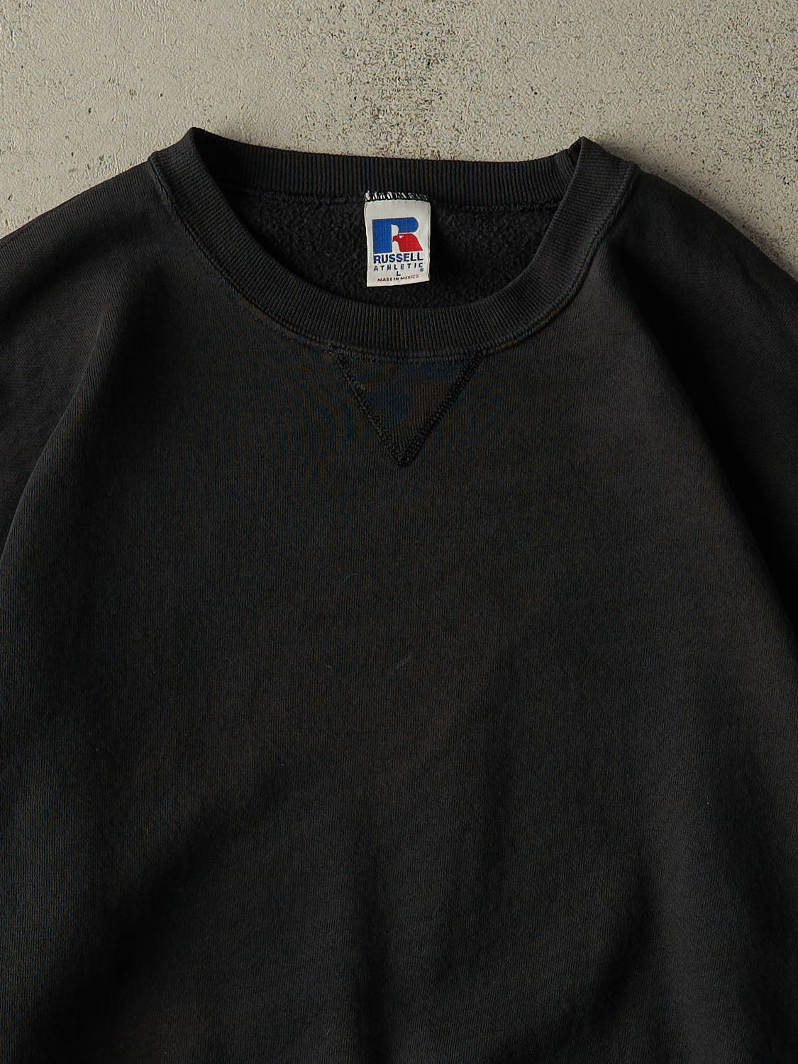 Vintage 90s Faded Black Russell Athletic  Blank Crewneck (L)