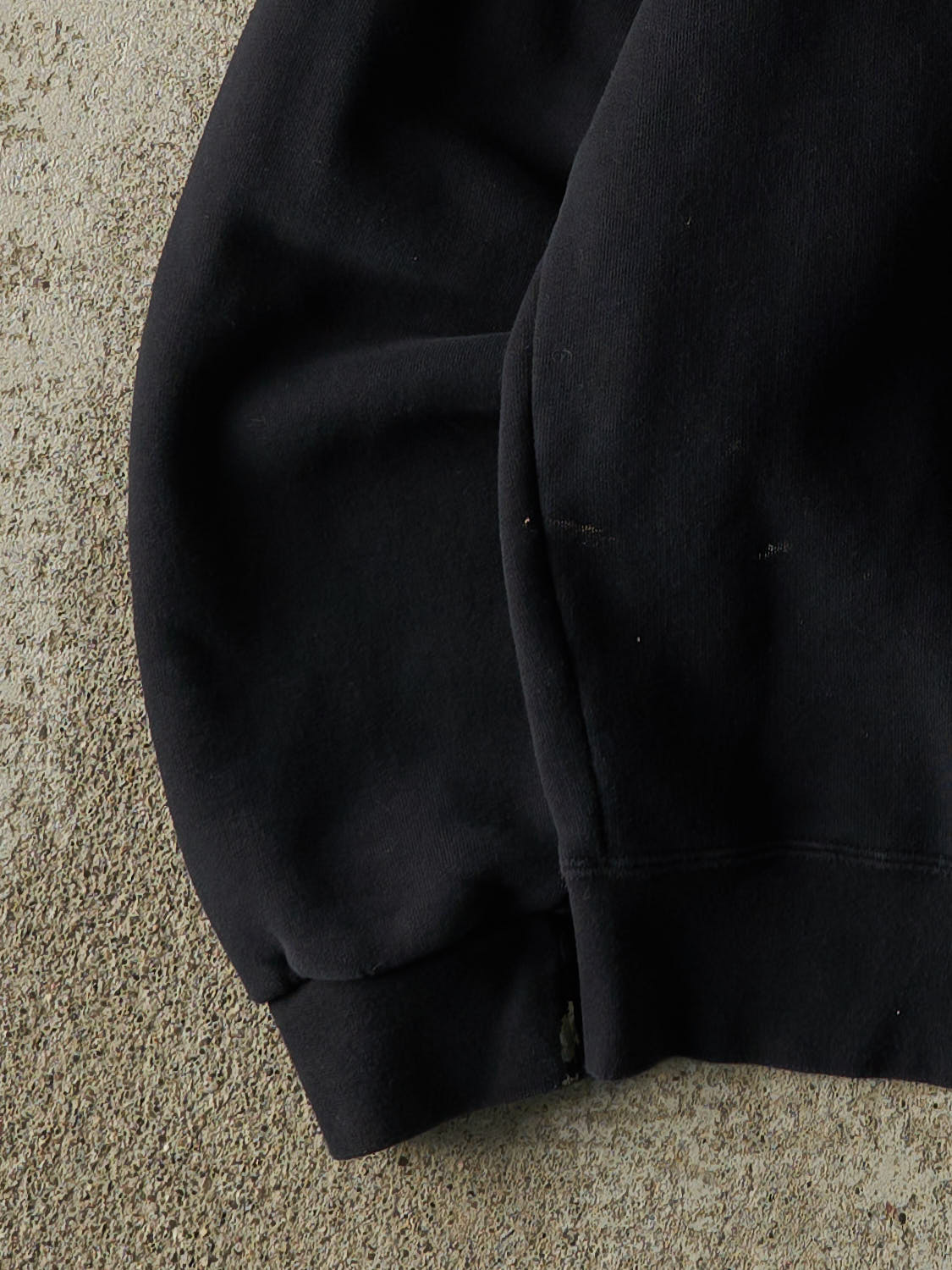 Vintage Y2K Black Russell Athletic  Embroidered Logo Crewneck (M/L)