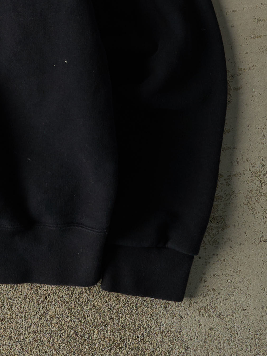 Vintage Y2K Black Russell Athletic  Embroidered Logo Crewneck (M/L)