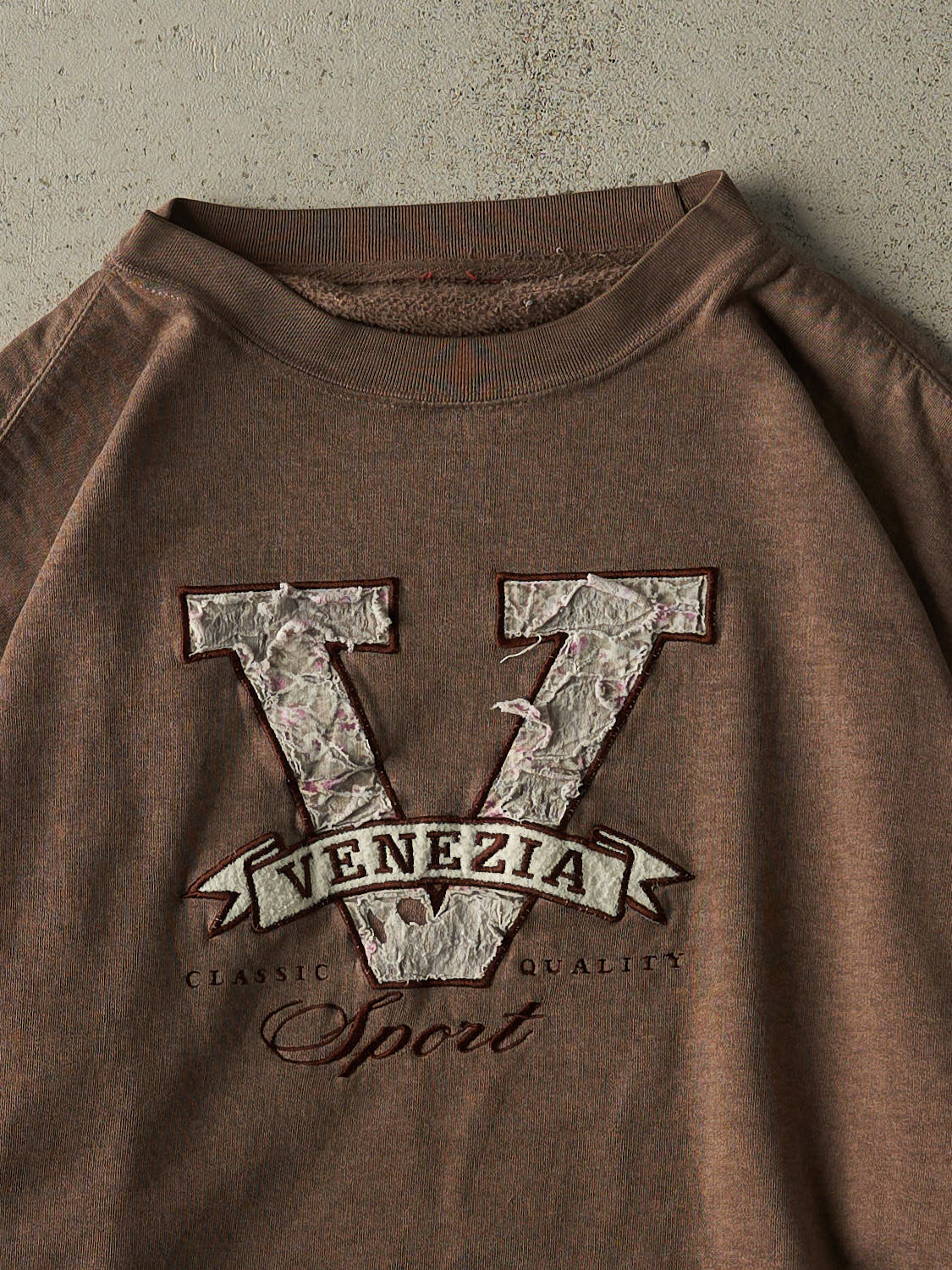 Vintage 90s Sun Faded Brown Venezia  Embroidered Crewneck (L/XL)