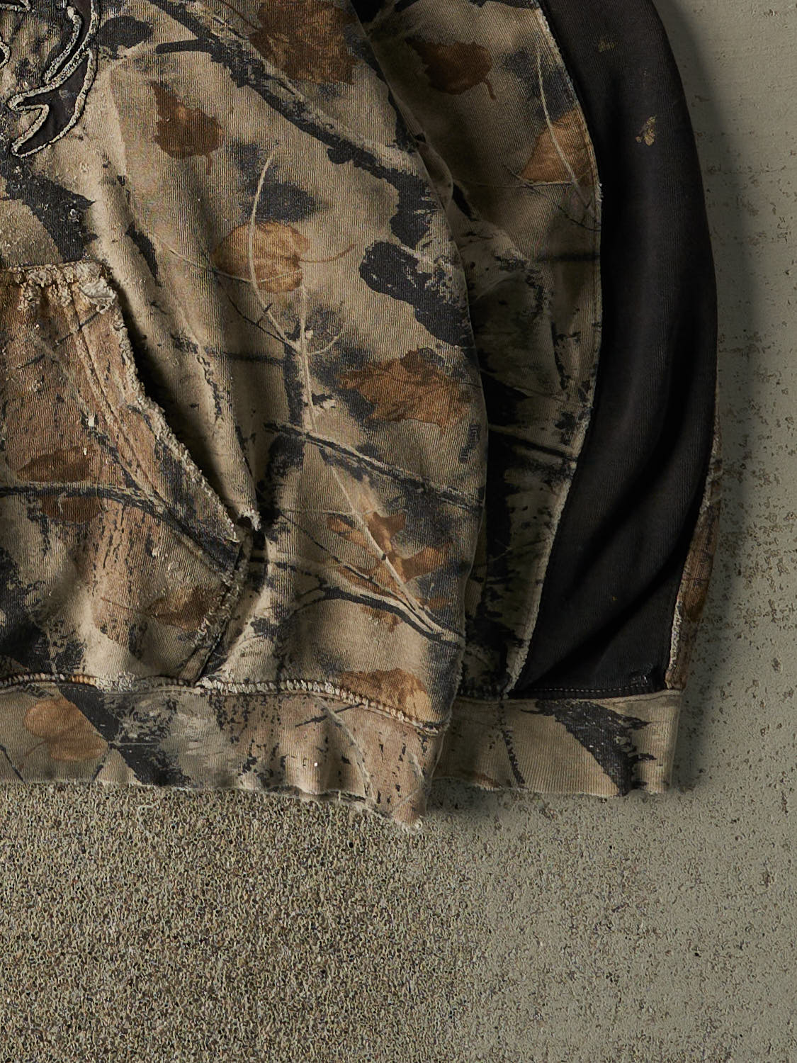 Vintage 90s Camo  Embroidered Boxy Hoodie (L/XL)