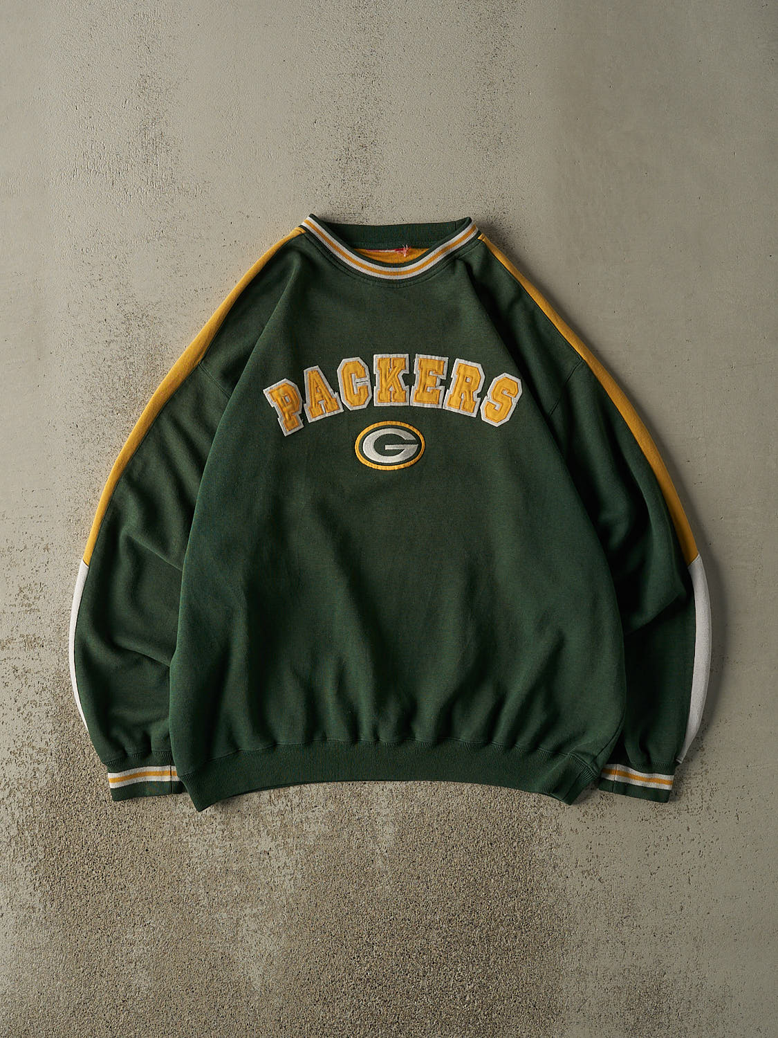 Vintage 90s Green Green Bay Packers Embroidered Crewneck (L/XL)