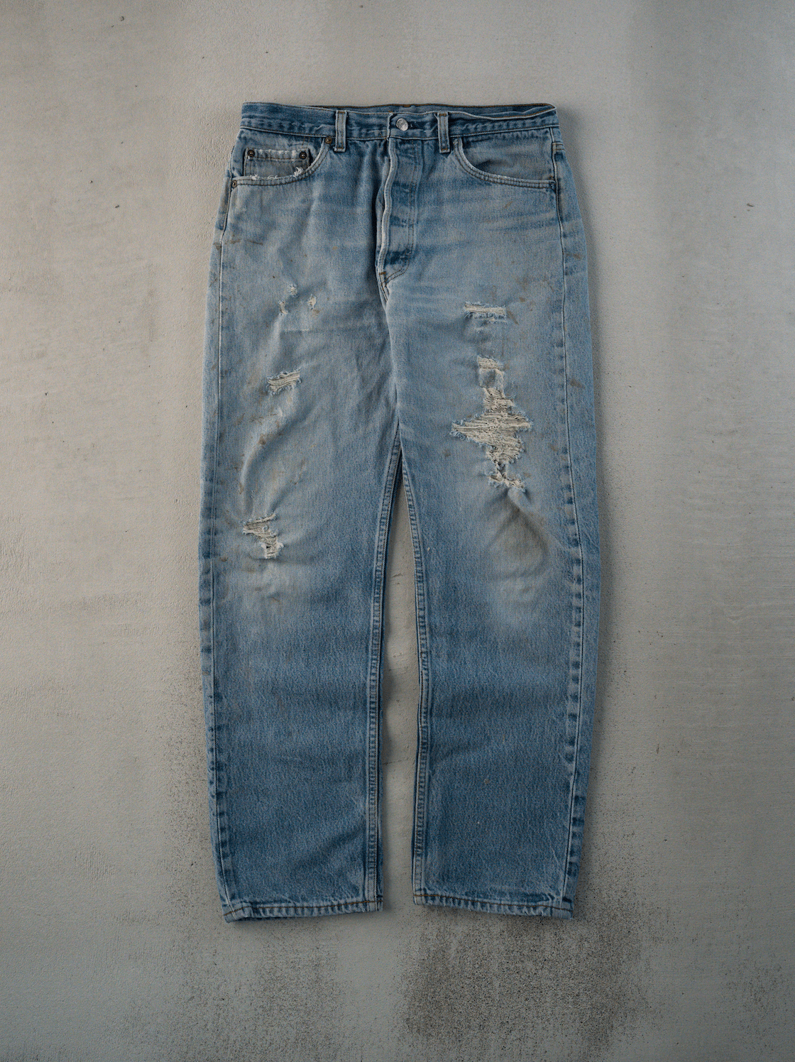 Vintage 90s Light Blue Levi 501s Demin Jeans (32 x 31)