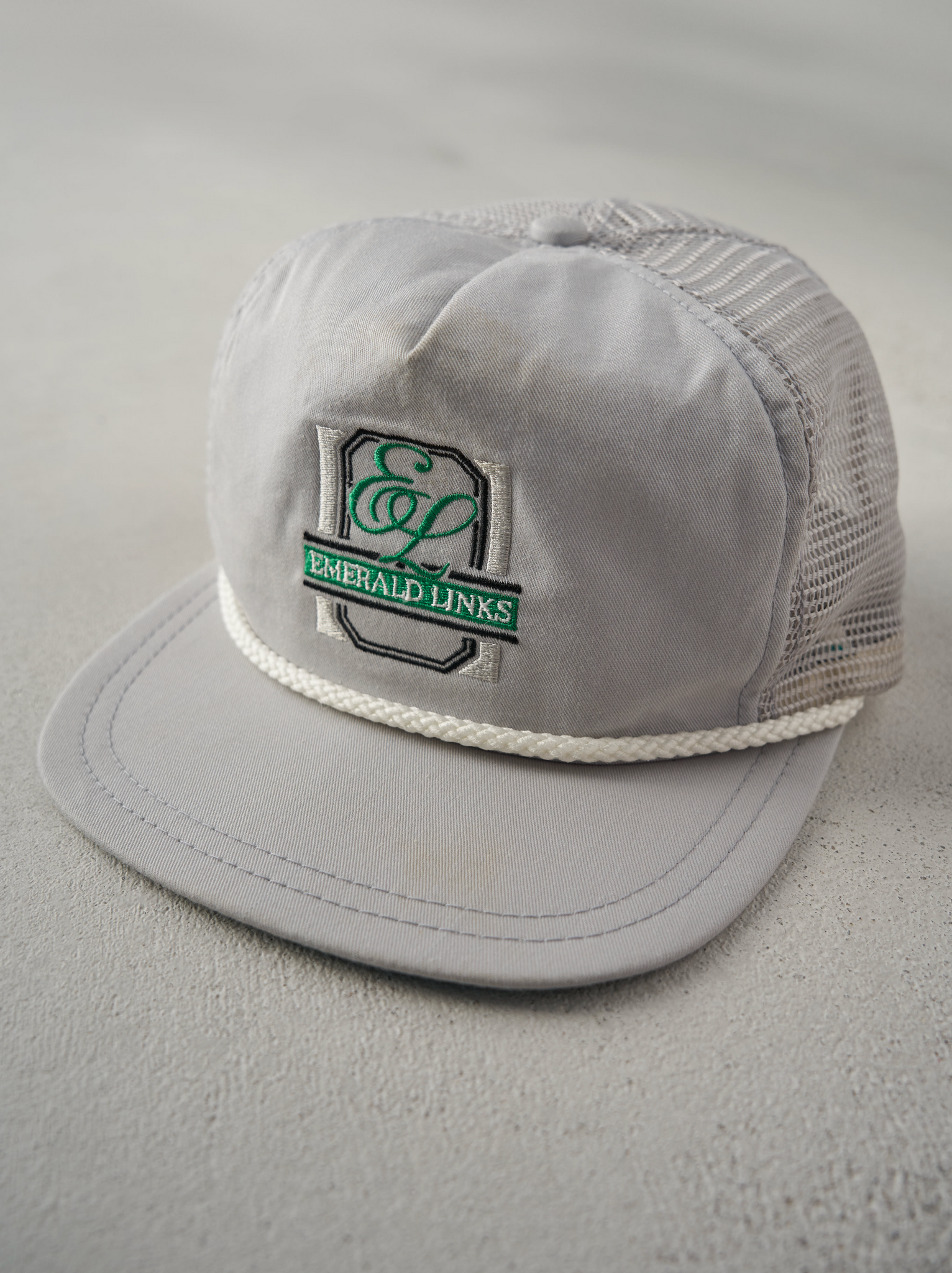 Vintage 90s Grey Emerald Links Golf Leather Strap Back Trucker Hat