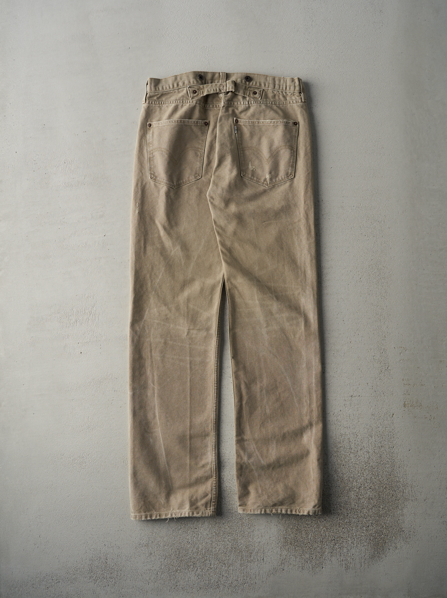 Vintage Y2K Beige Levi's Buckle Back Pants (32x32.5)