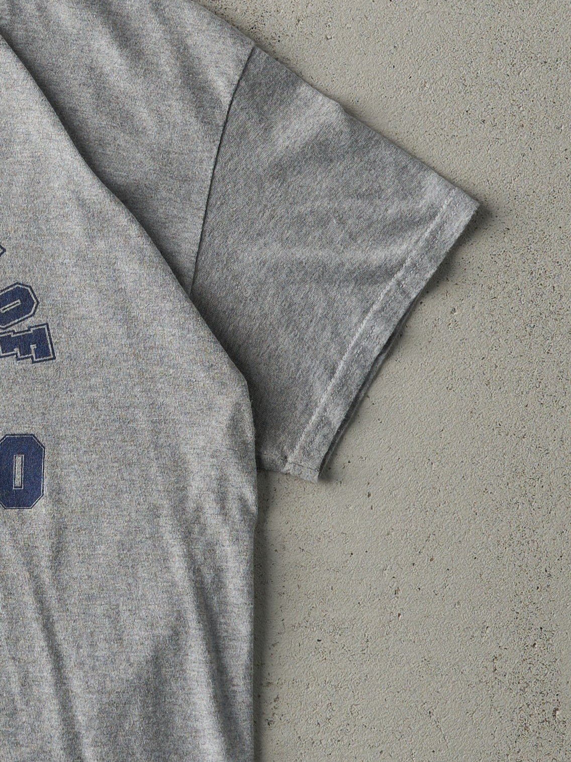 Vintage Y2K Grey University of Toronto Tee (S/M)