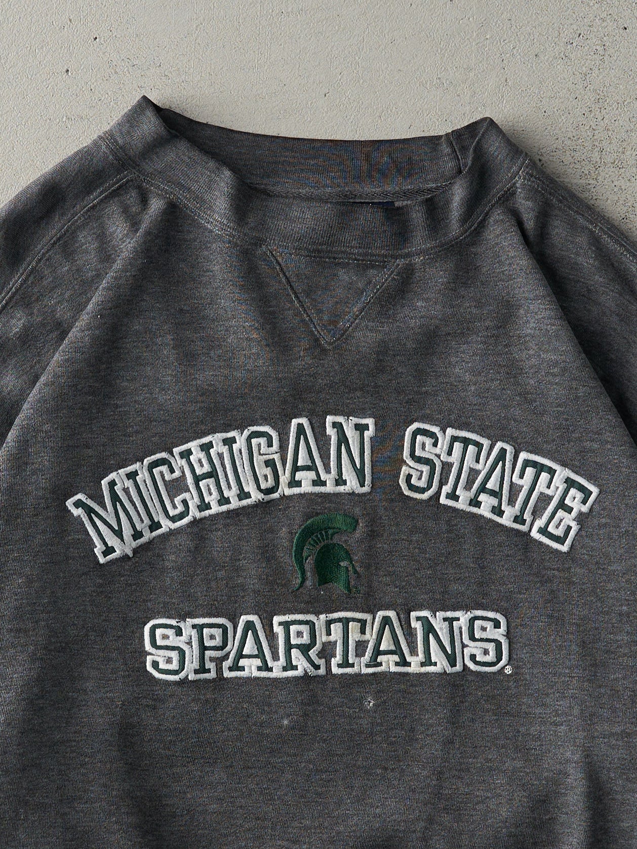 Vintage Y2K Charcoal Grey Michigan State Spartans Embroidered Crewneck (L)