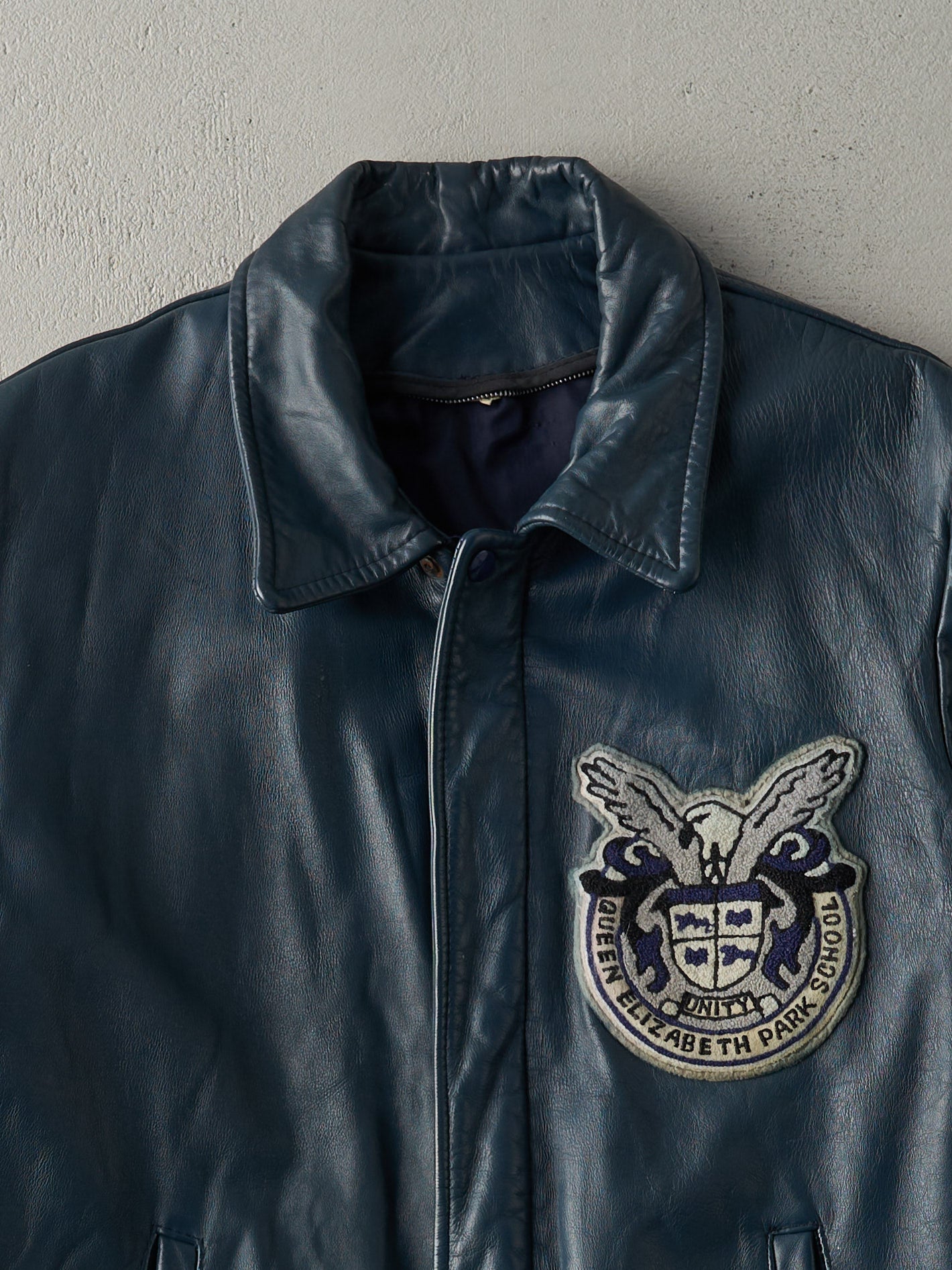 Vintage 70s Blue Queen Elizabeth Park School Emblem Leather Jacket (M)