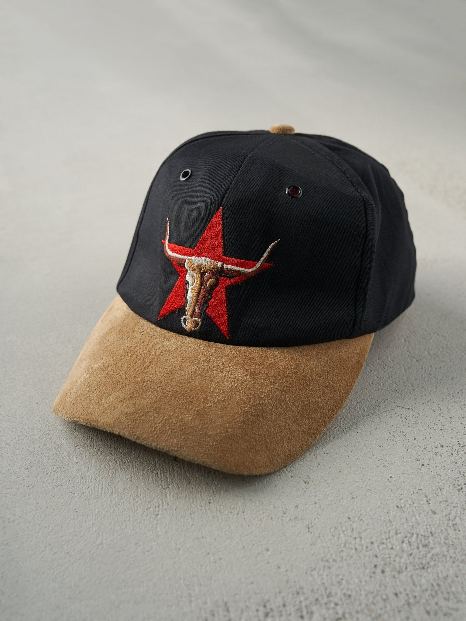 Vintage 90s Black Marlboro Longhorn Bull Suede Snap Back Hat