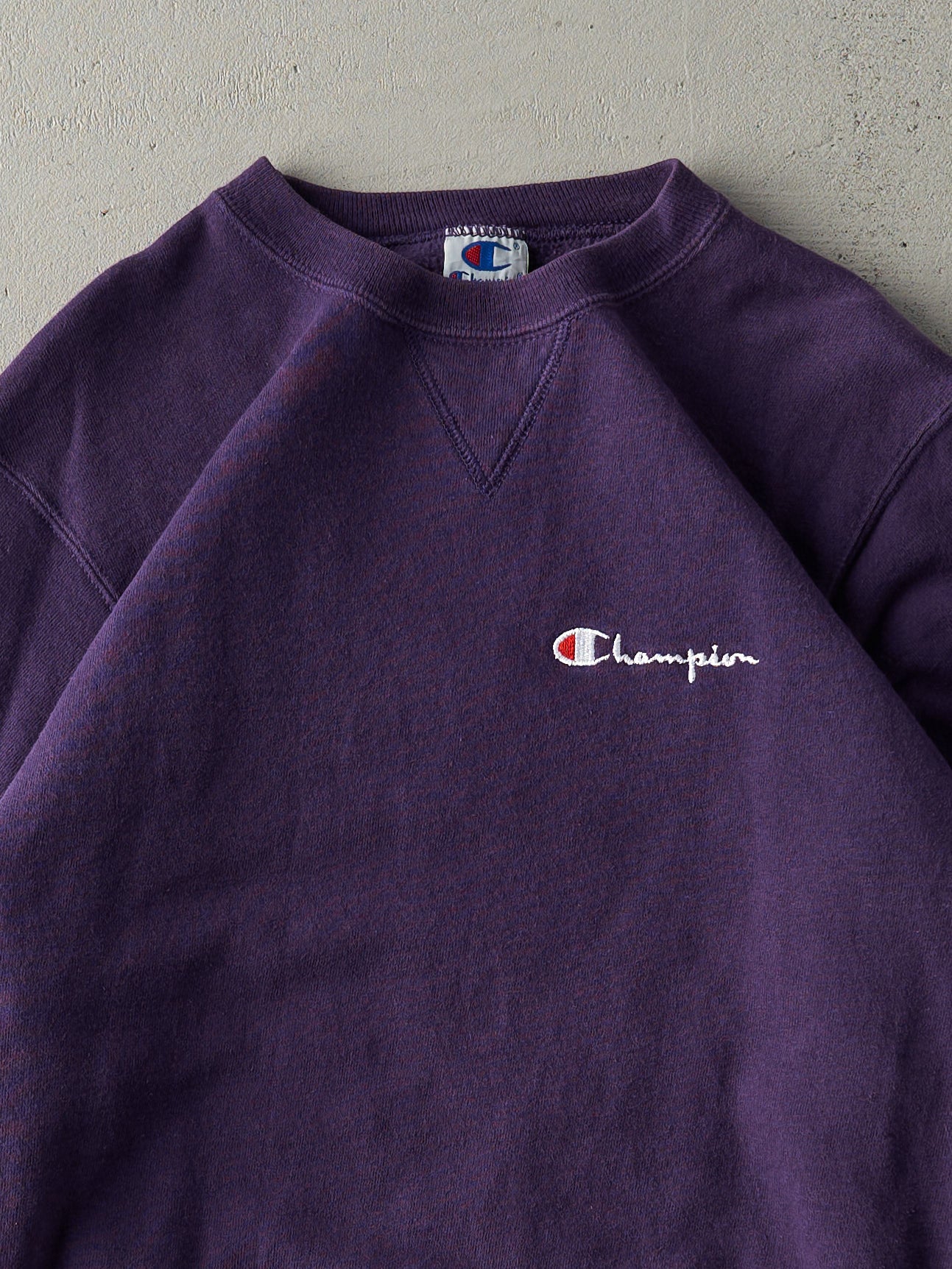 Vintage 90s Plum Purple Champion Embroidered Logo Crewneck (M)