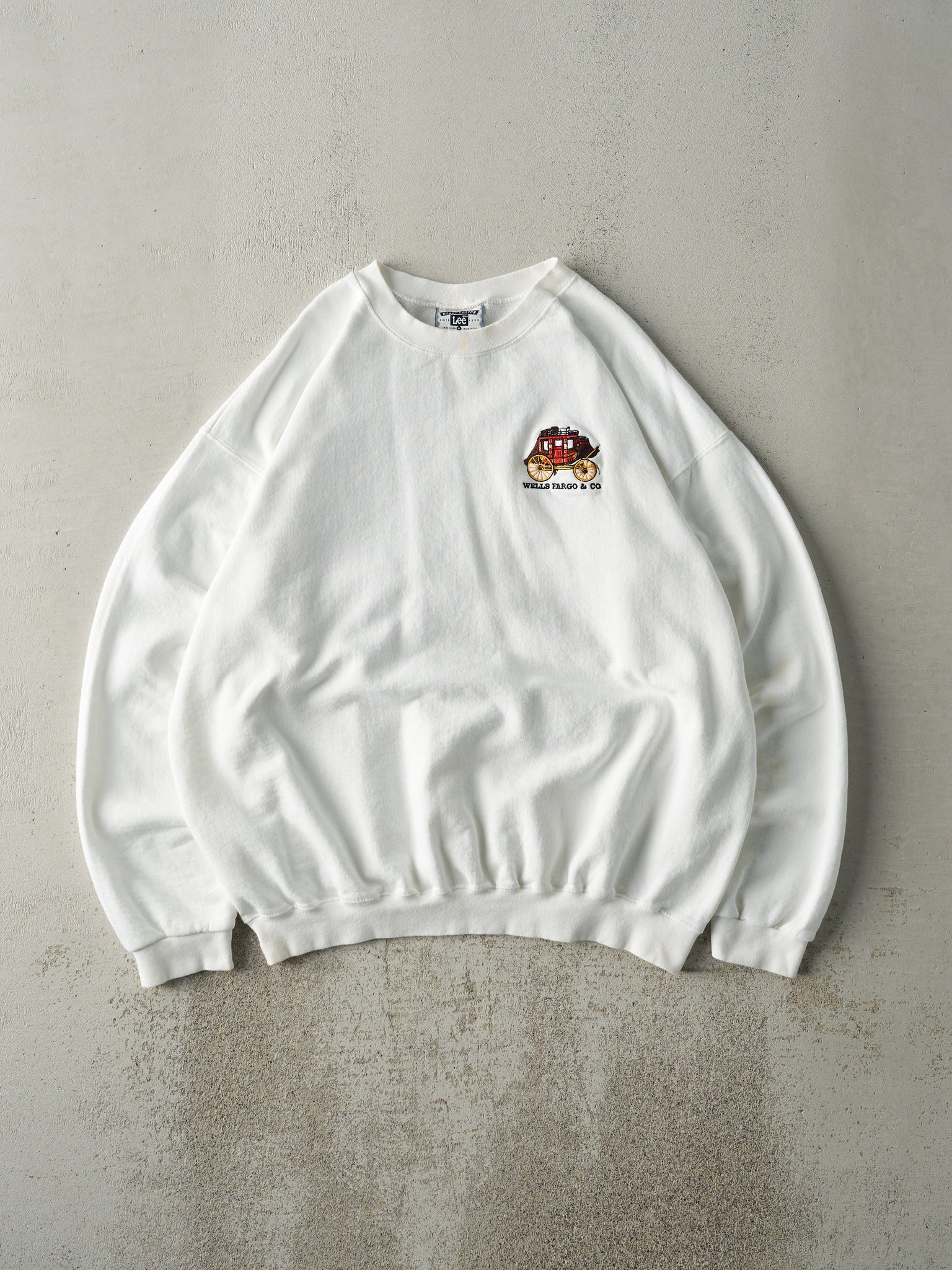 Vintage 90s White Embroidered Wells Fargo Logo Boxy Crewneck (XL)