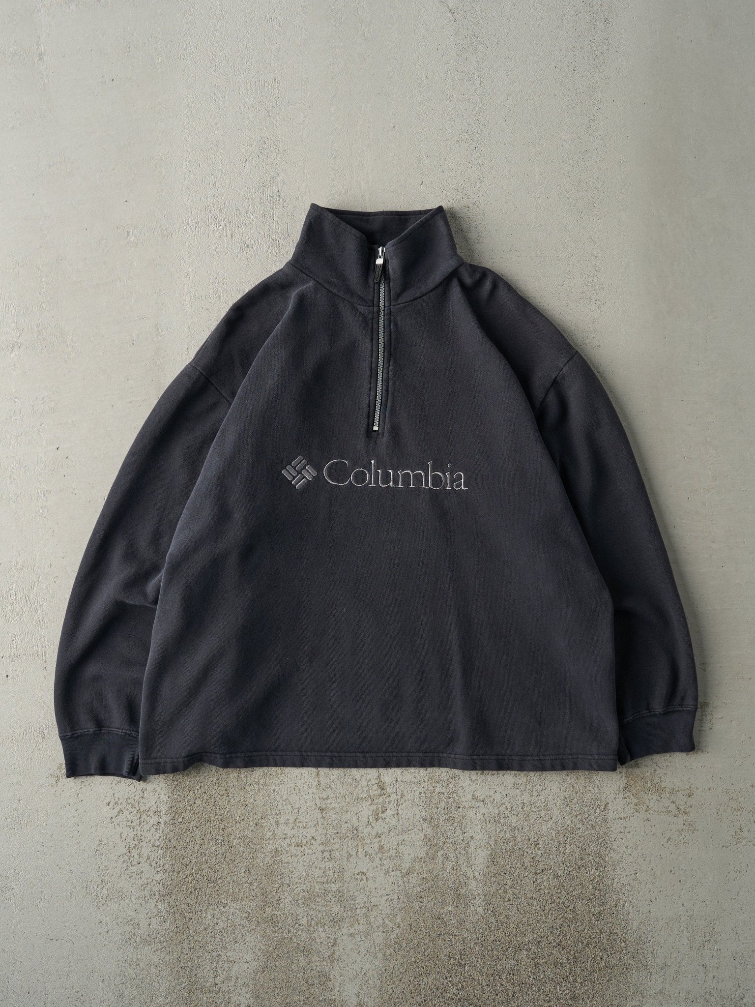 Vintage Y2K Faded Black Embroidered Columbia Quarter Zip Sweatshirt (L/XL)