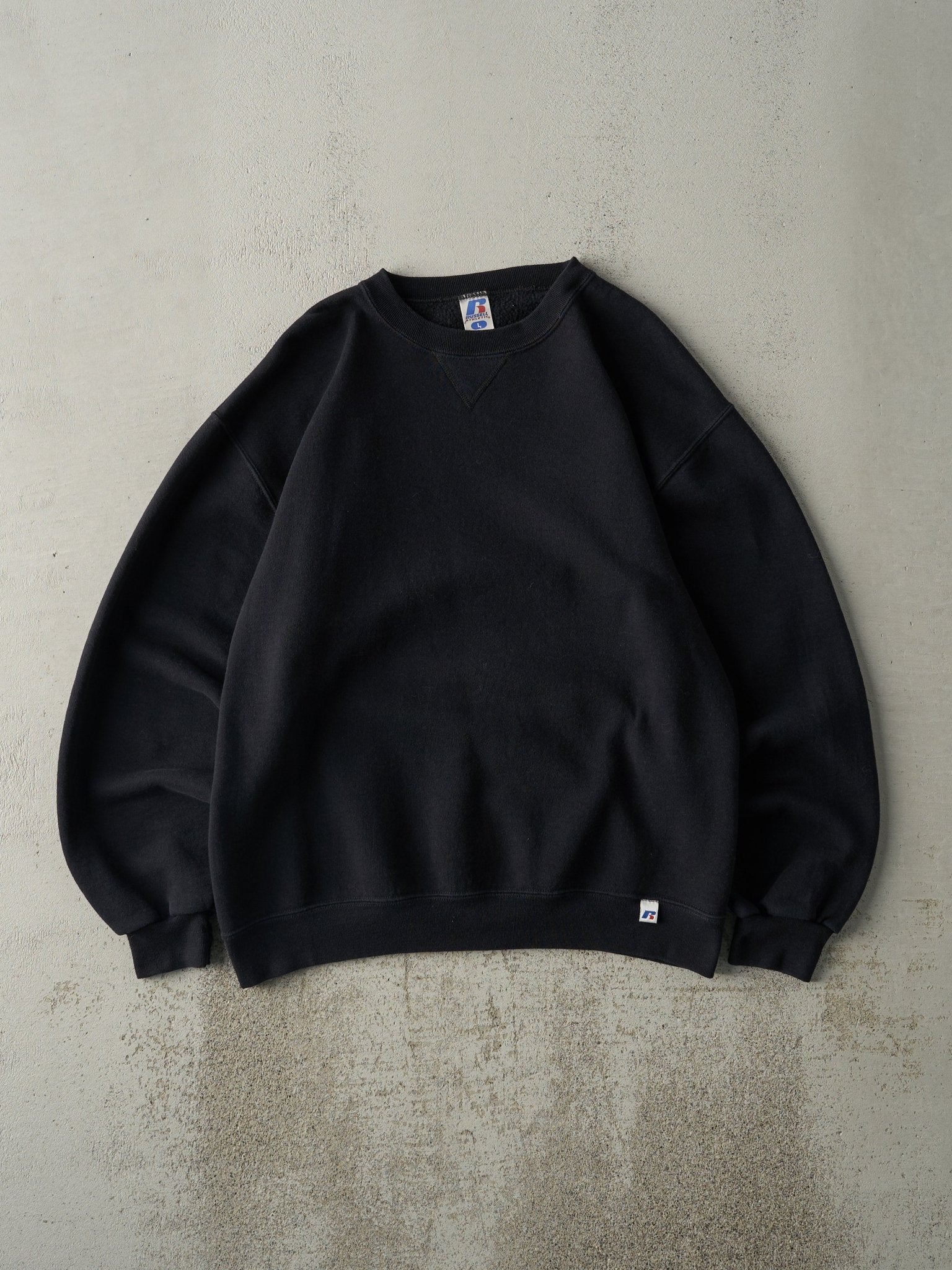 Vintage Y2K Black Russell Athletics Blank Crewneck (M/L)