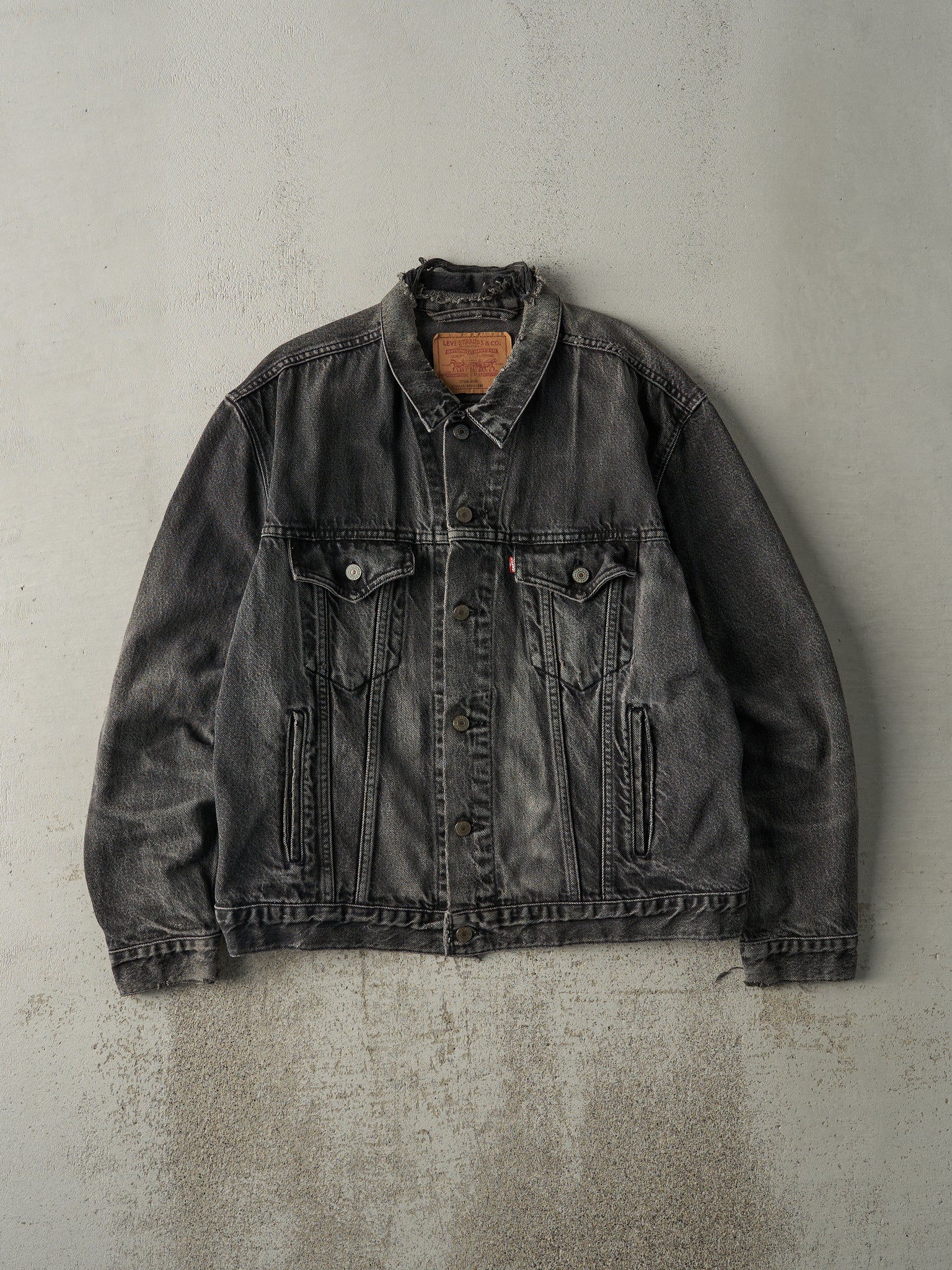 Vintage 90s Faded Black Type 3 Levi's Denim Jacket (M)