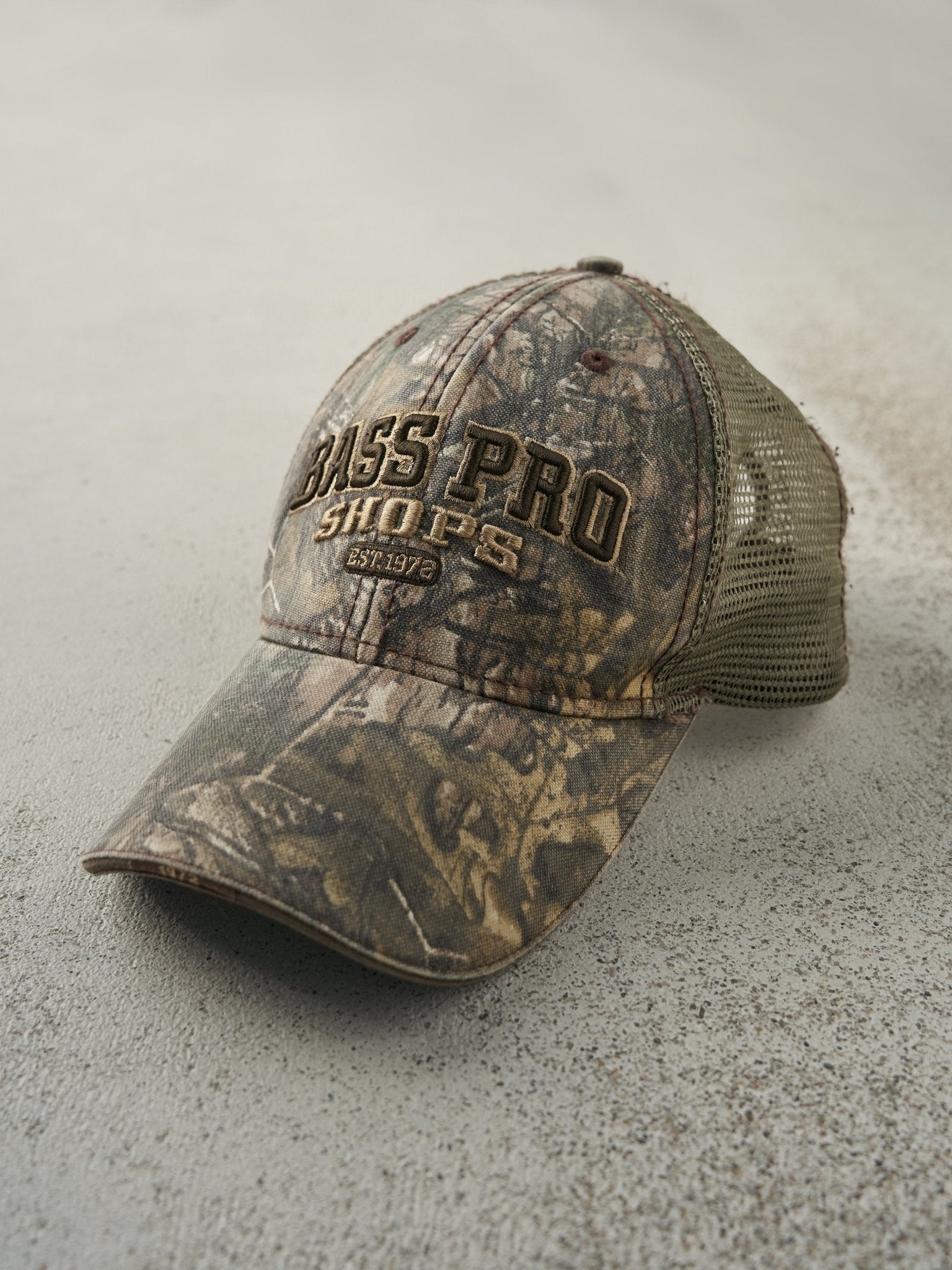 Vintage Y2K Camo Bass Pro Shops Strapback Mesh Hat