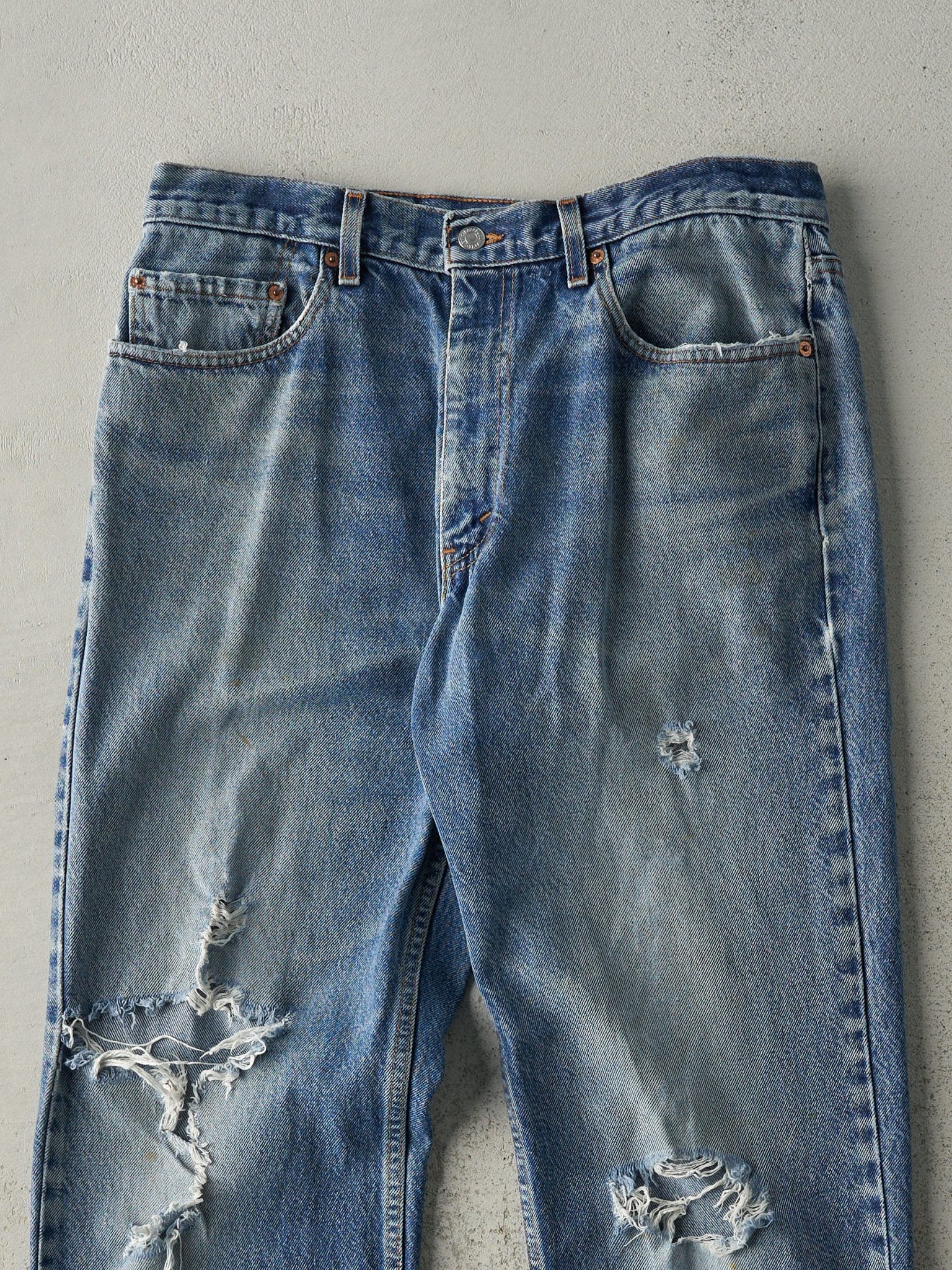 Vintage 90s Mid Wash Levi's 550 Jeans (34x31)