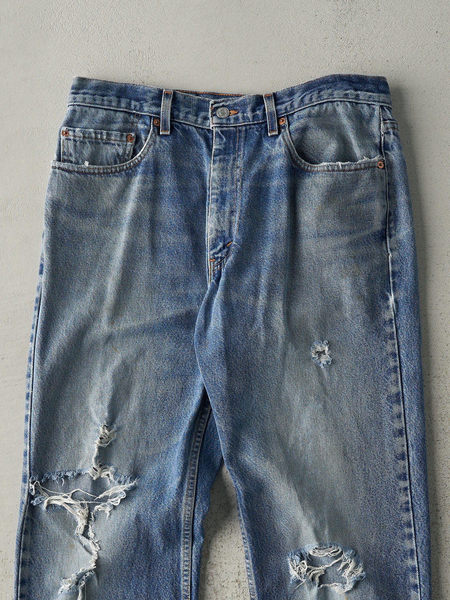 Vintage 90s Mid Wash Levi's 550 Jeans (34x31)