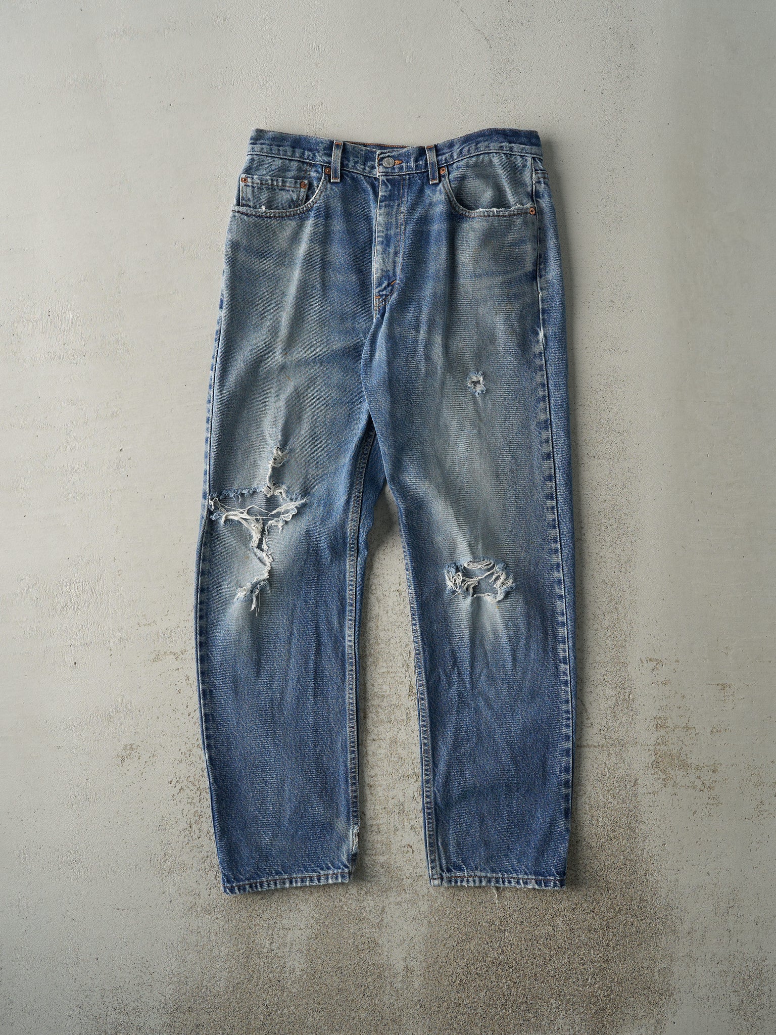 Vintage 90s Mid Wash Levi's 550 Jeans (34x31)