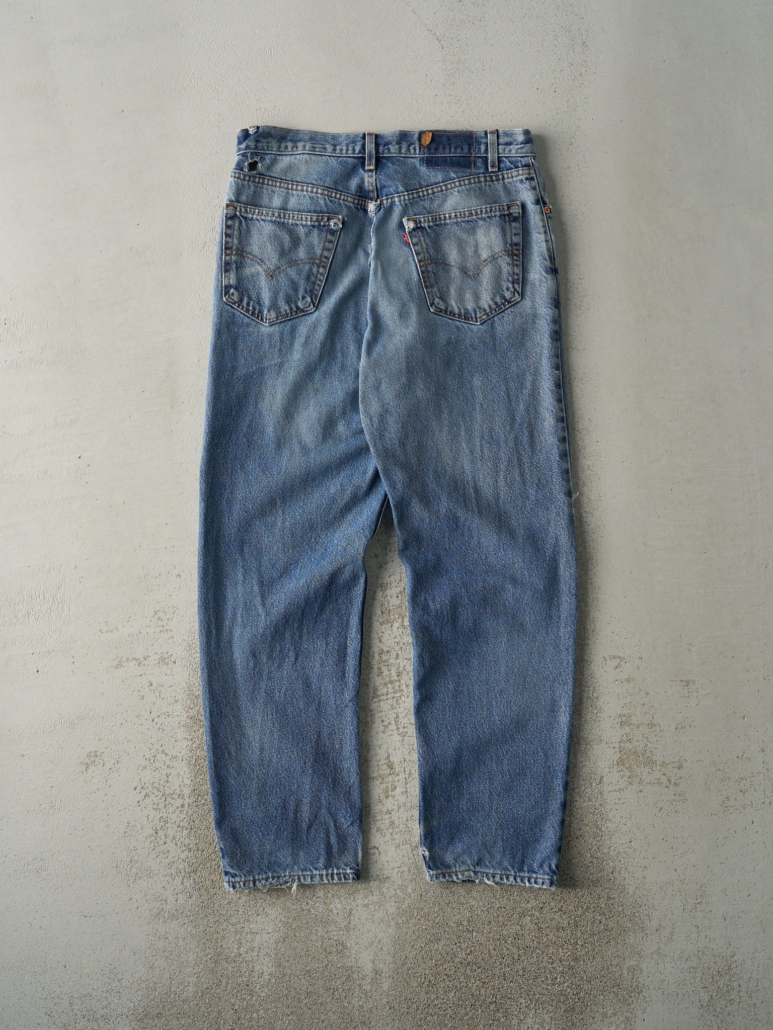 Vintage 90s Mid Wash Levi's 550 Jeans (34x31)