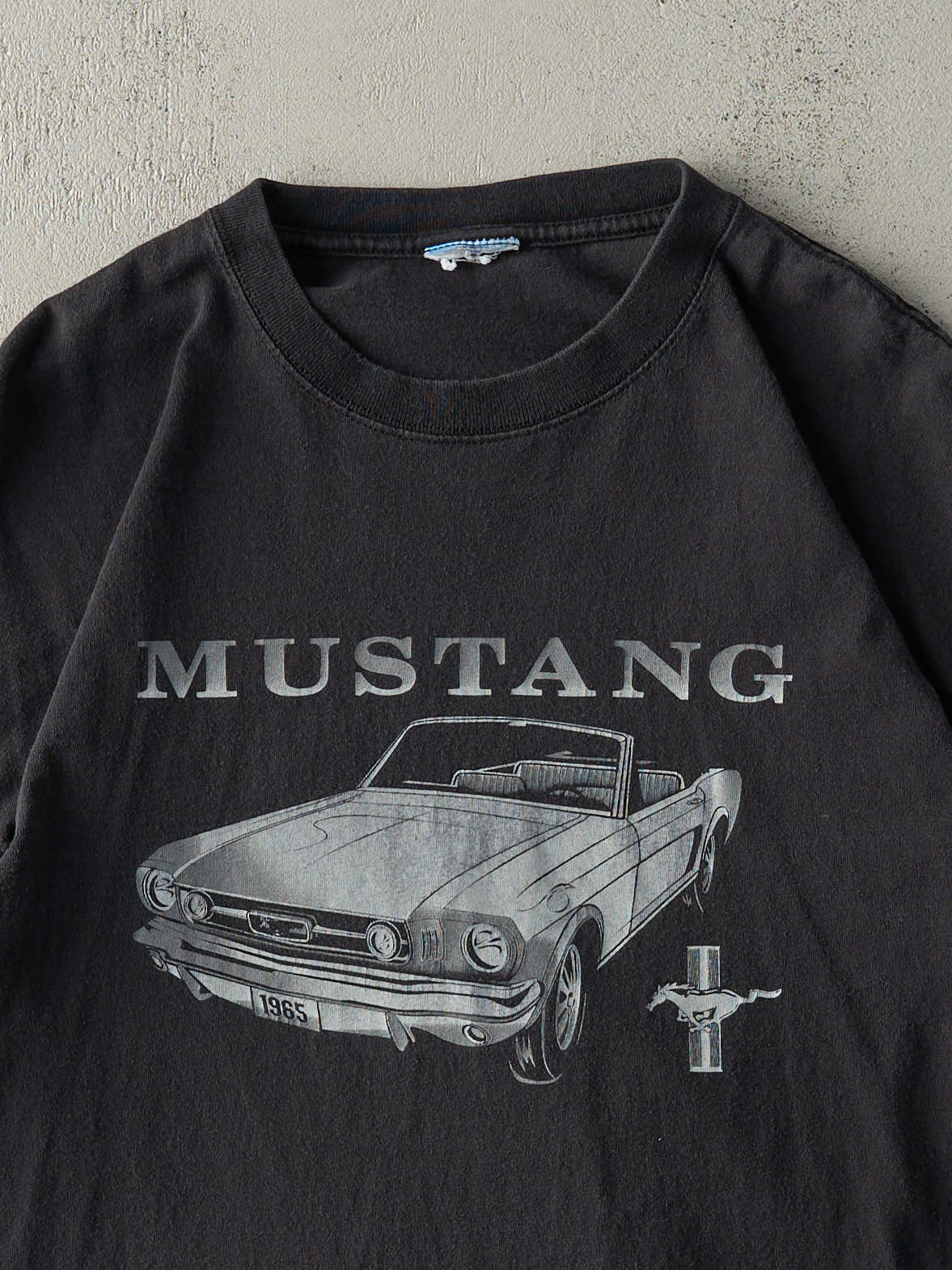 Vintage 90s Faded Black Mustang Car Tee (M/L)