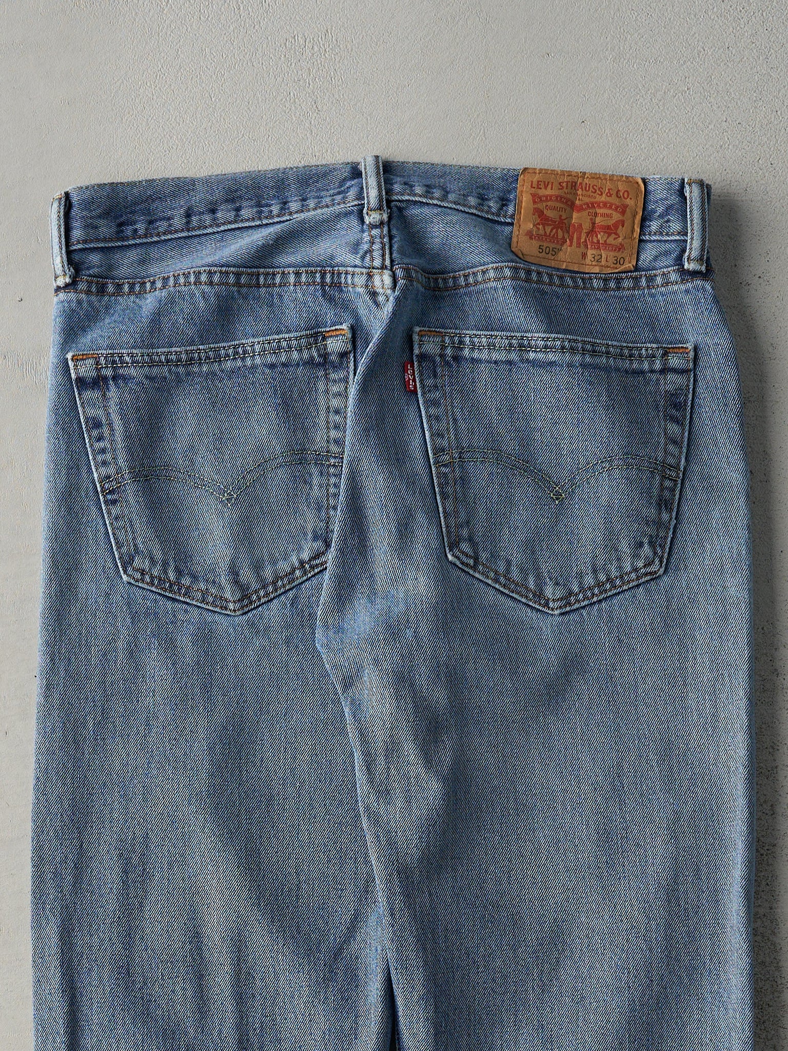 Vintage Y2K Light Wash Levi's 505 Jeans (33x25.5)