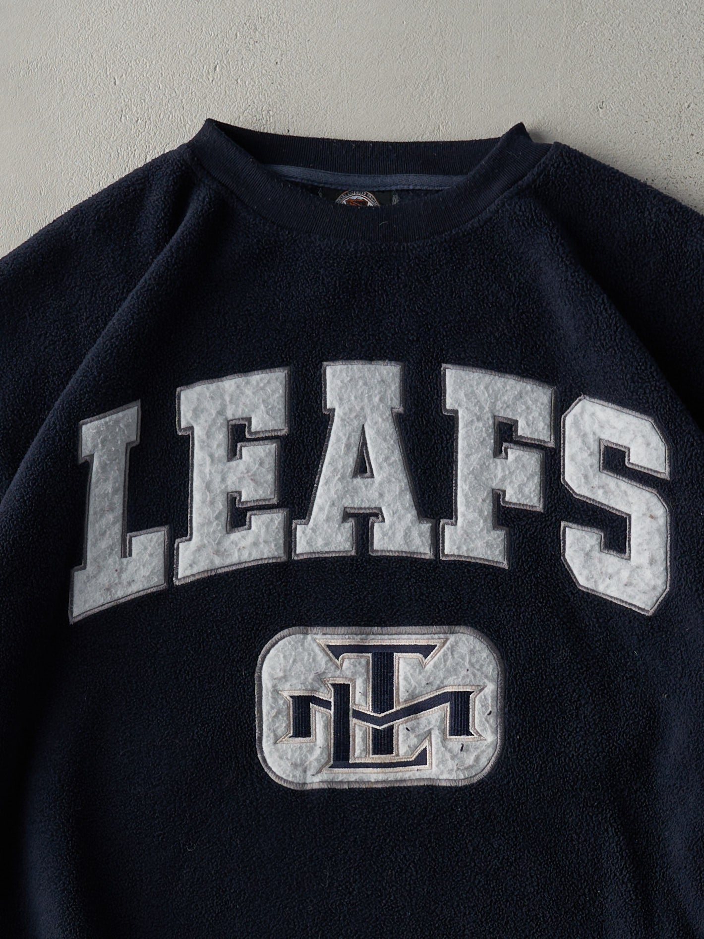 Vintage Y2K RARE Navy Blue Toronto Maple Leafs Fleece Crewneck (L)