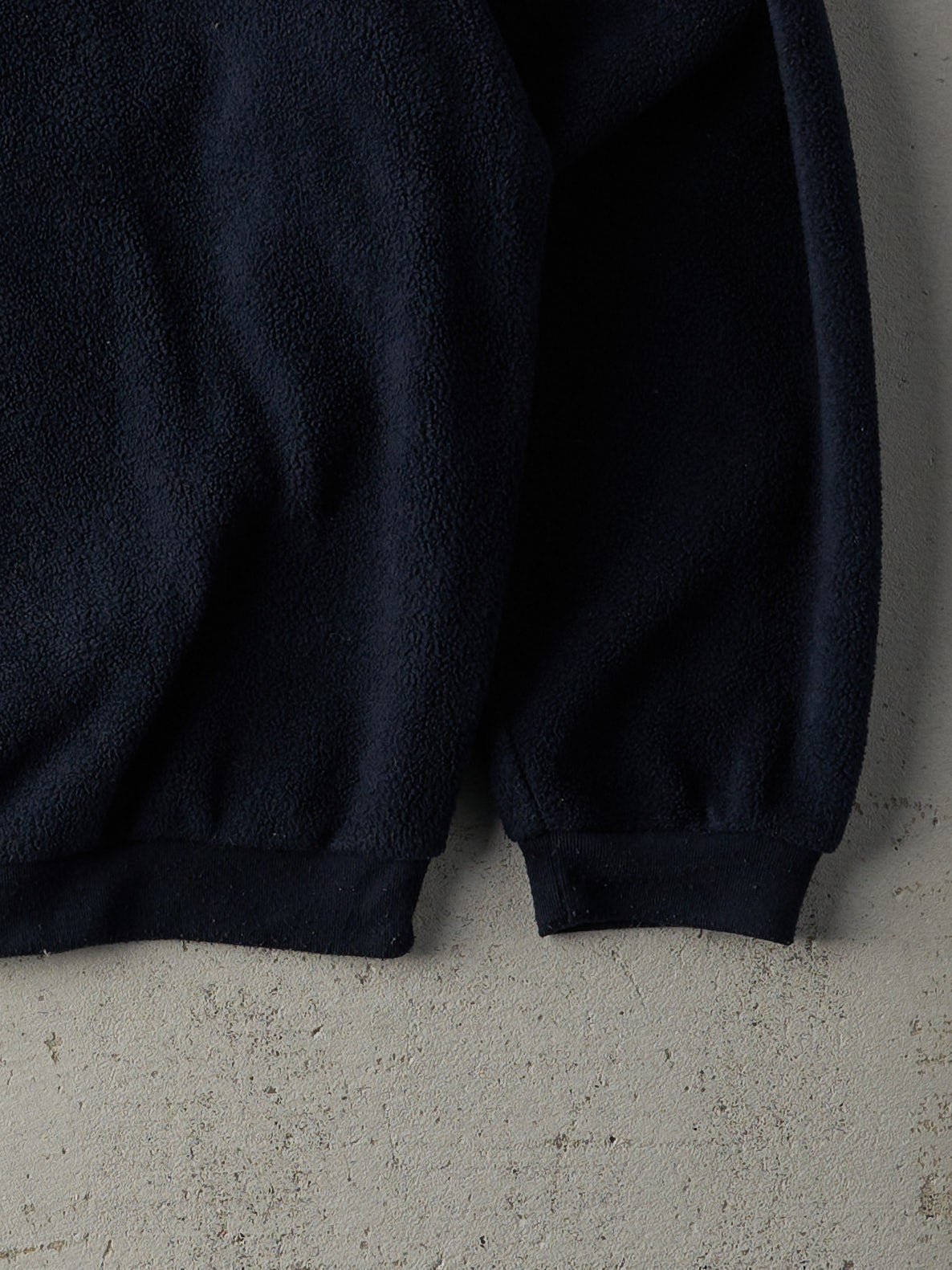 Vintage Y2K RARE Navy Blue Toronto Maple Leafs Fleece Crewneck (L)