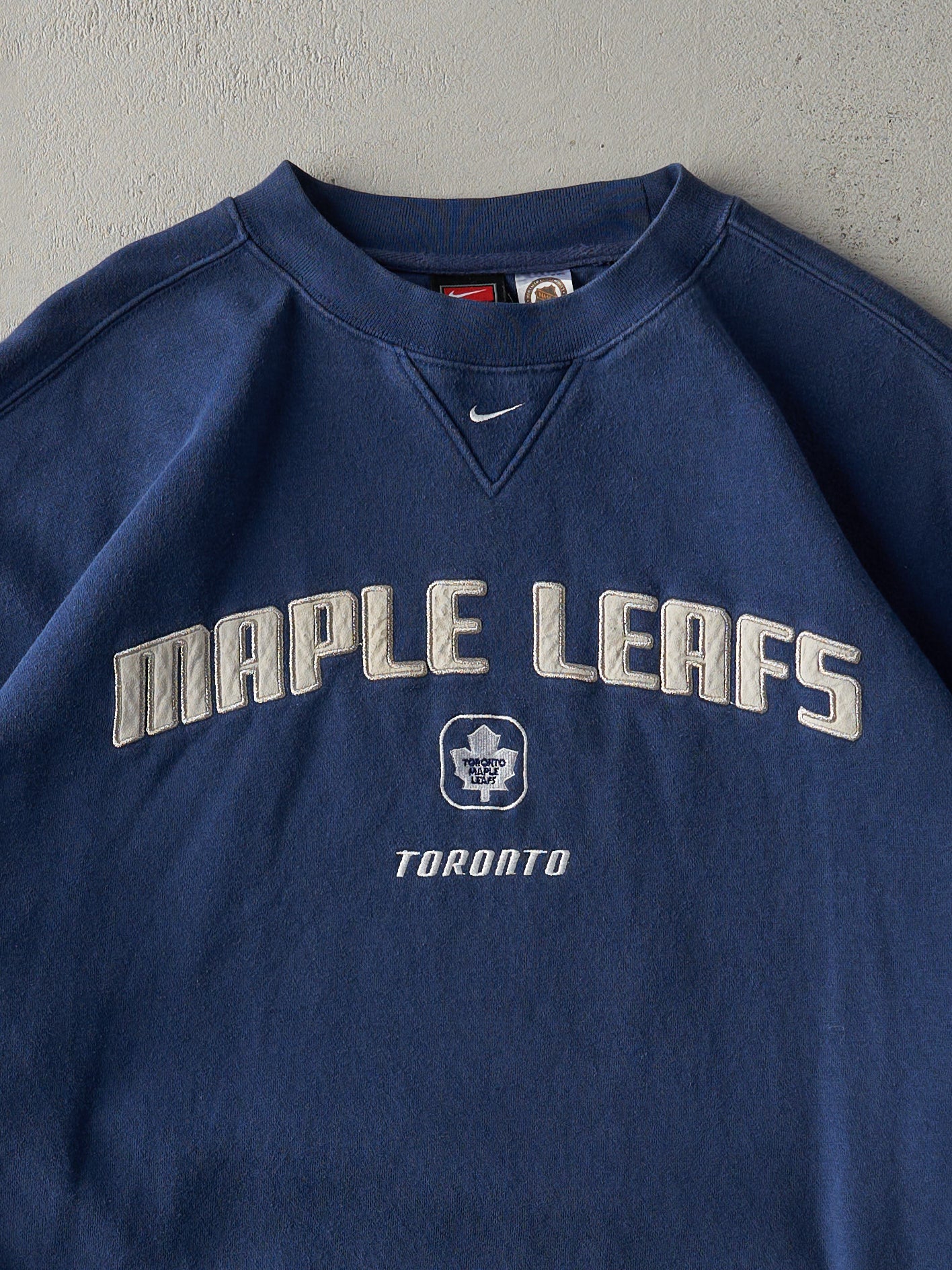 Vintage Y2K Navy Nike Centre Toronto Maple Leafs Crewneck (L)