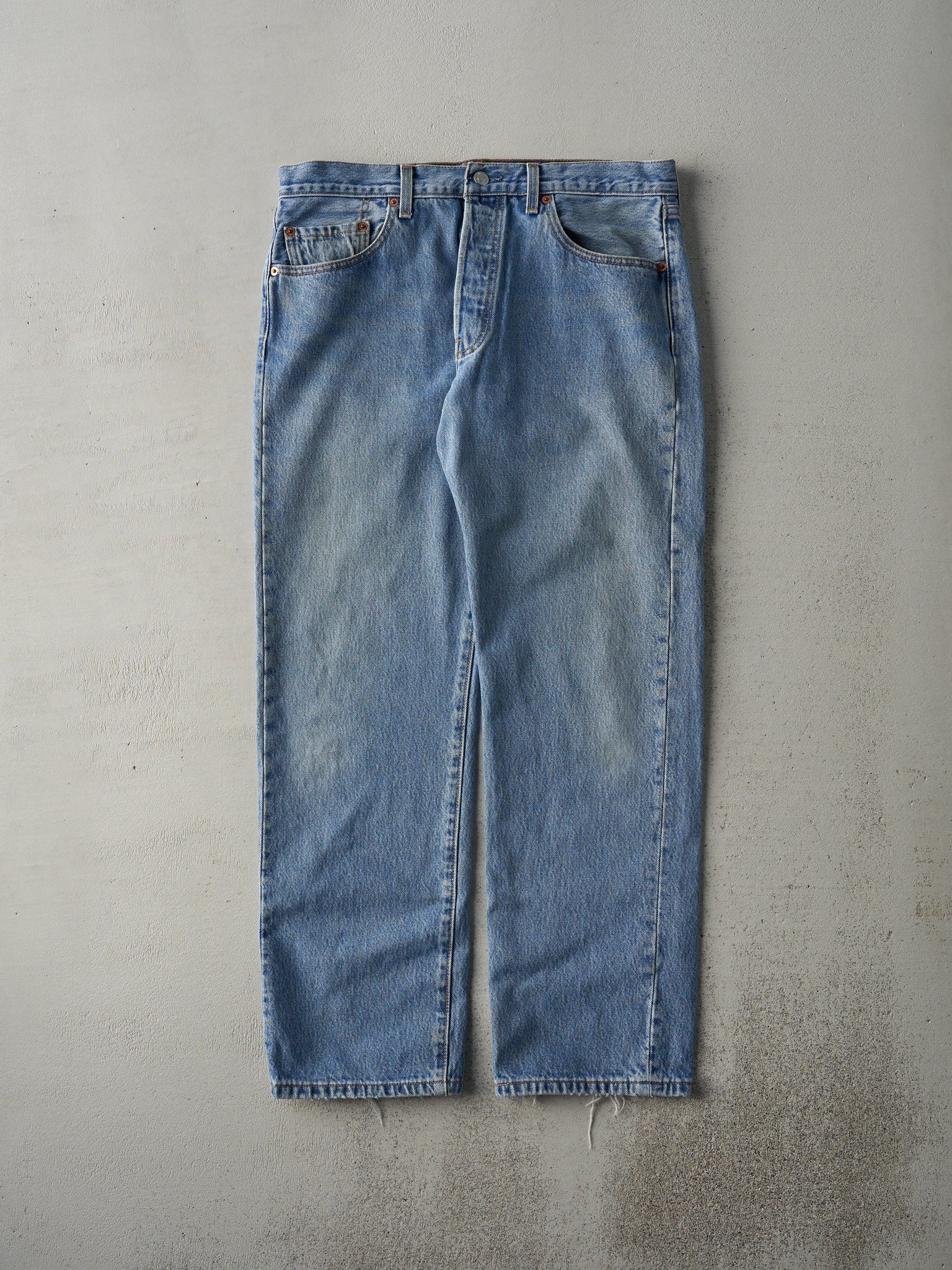 Vintage 90s Light Wash Levi's 501XX Jeans (33.5x29)