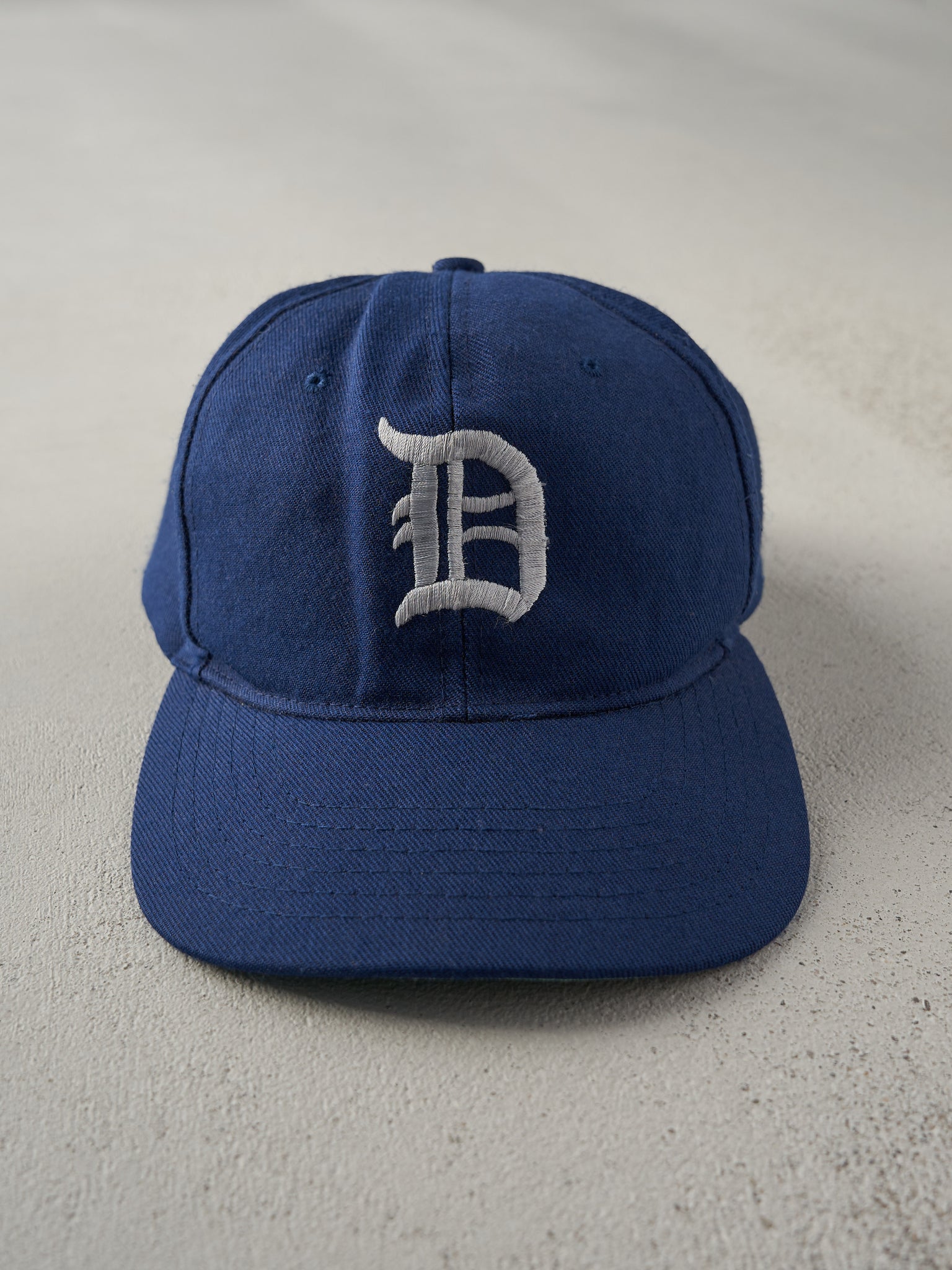 Vintage 80s Navy Blue Detroit Tigers Embroidered Snapback Hat